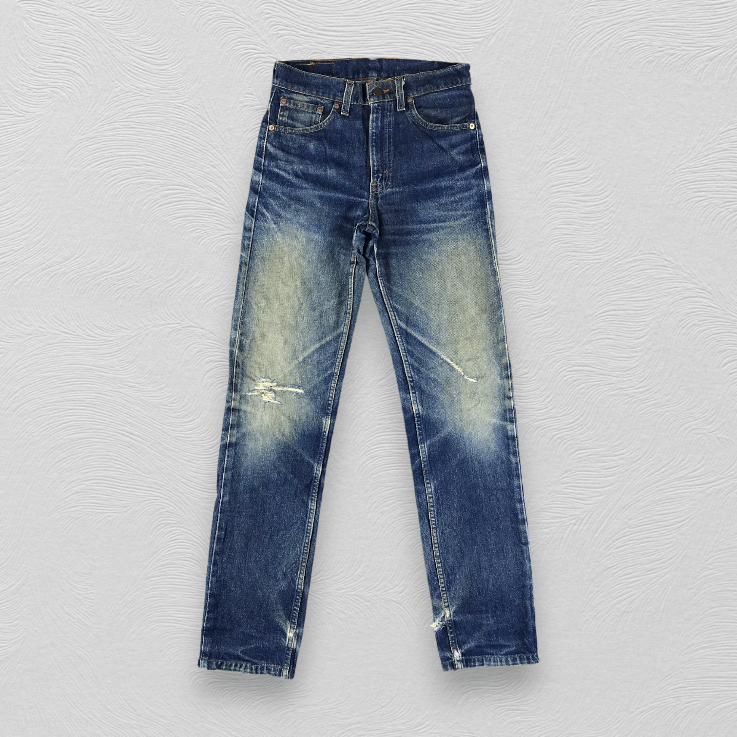 image of 90's Levis 505 Jeans Faded Blue Distress Denim Kj1763, Men's (Size 28)