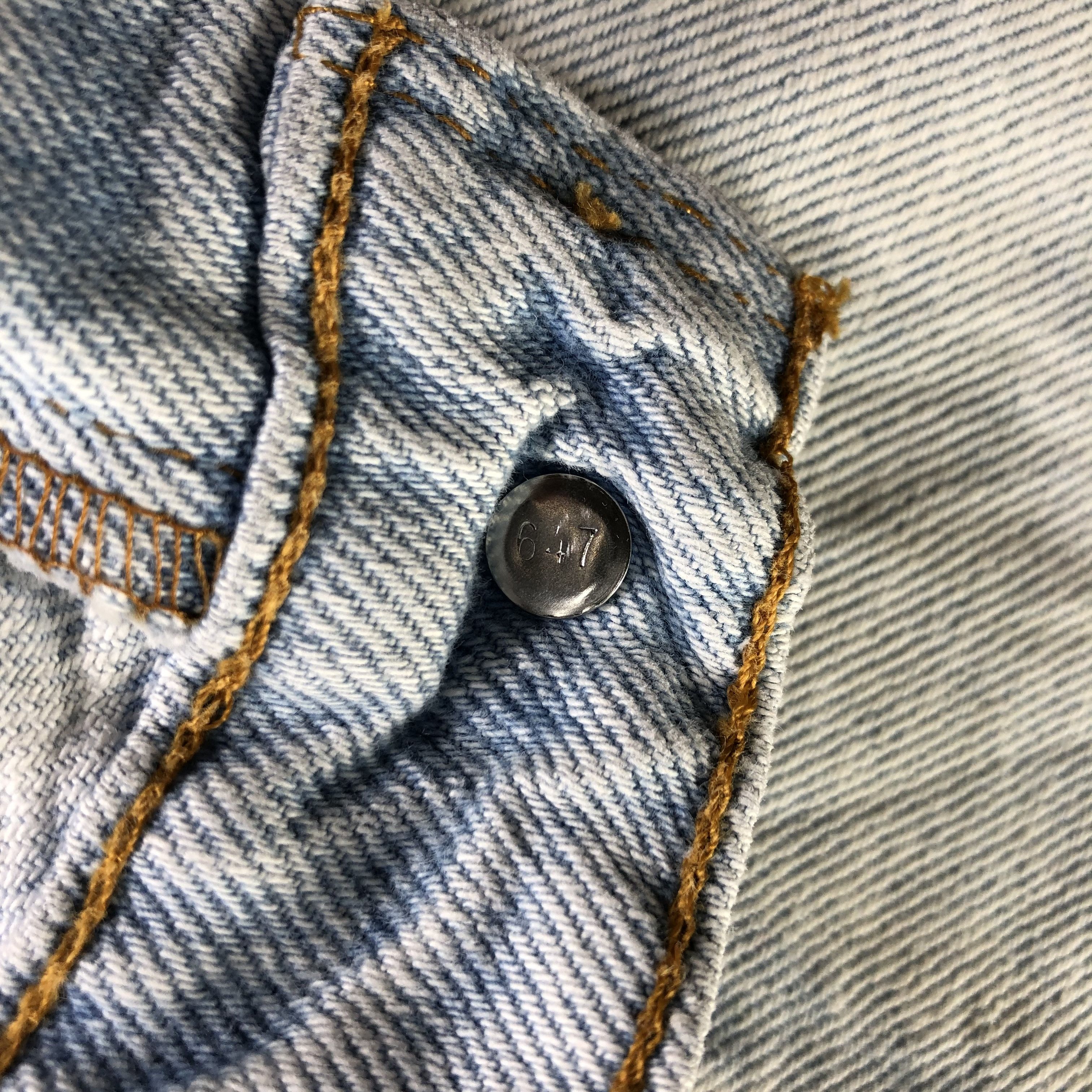 Levi's × Vintage Vintage Light Wash Levis 550 Jeans-J4438 Size 32" / US 10 / IT 46 - 9 Thumbnail