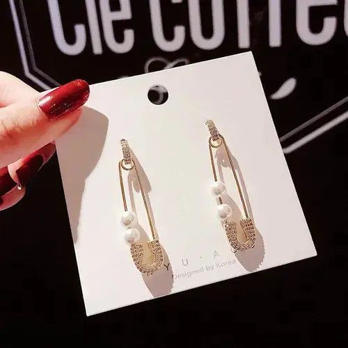 Other Women's Pearl Safety Pin Dangle Drop Earrings Size ONE SIZE - 1 Thumbnail