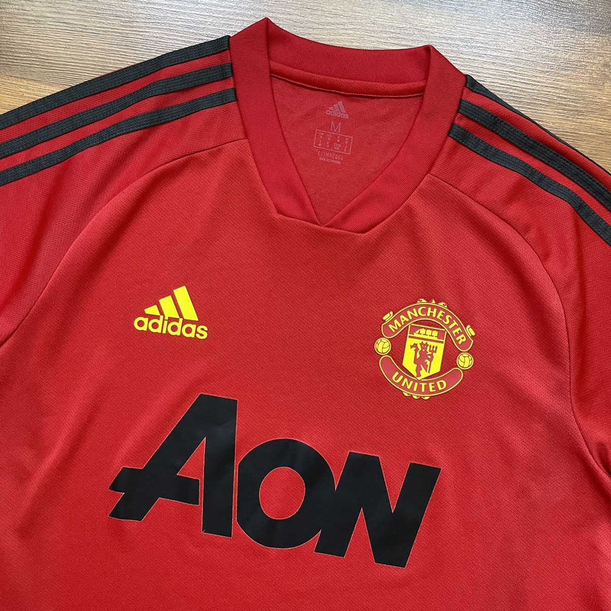 Adidas × Vintage MANCHESTER UNITED ADIDAS 2019/2020 FOOTBALL TRAINING JERSEY Size US M / EU 48-50 / 2 - 3 Thumbnail