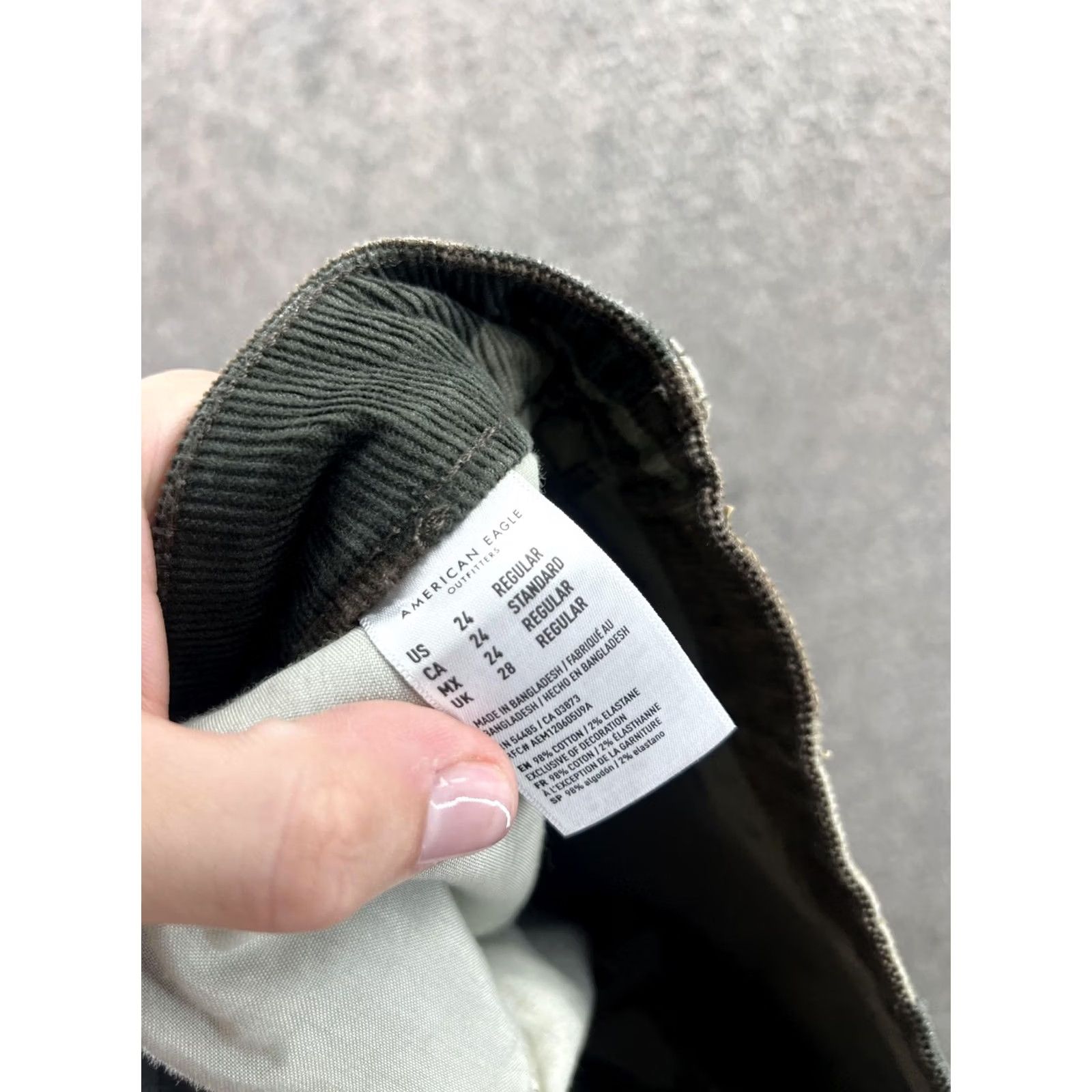 American Eagle Outfitters VINTAGE American Eagle Outfitters Pants Womens 24 Camo Corduroy Straight Leg Chino Size 42" / US 20 - 5 Thumbnail