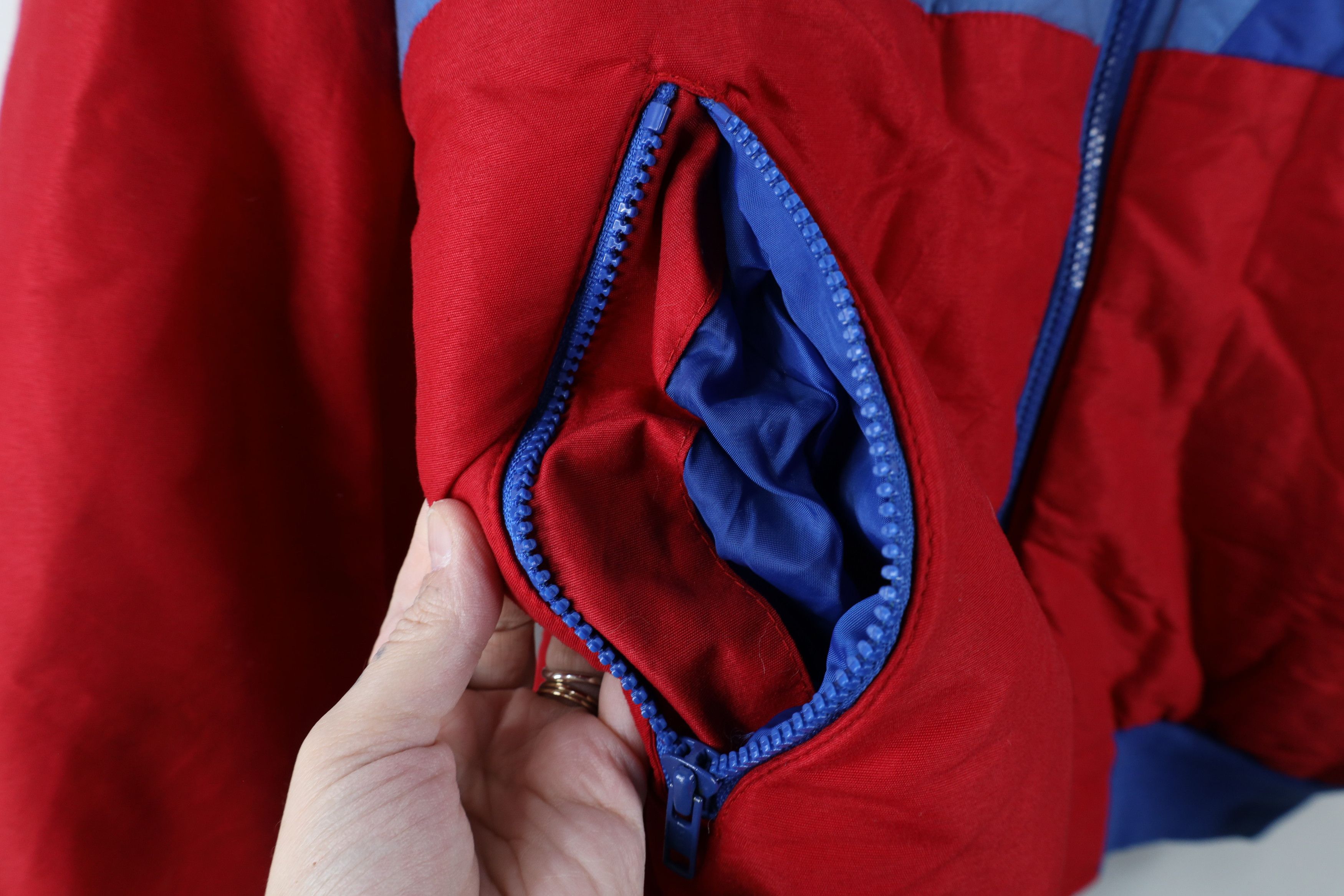 Vintage Vintage 90s Streetwear Striped Full Zip Puffer Jacket Red Size US L / EU 52-54 / 3 - 4 Thumbnail