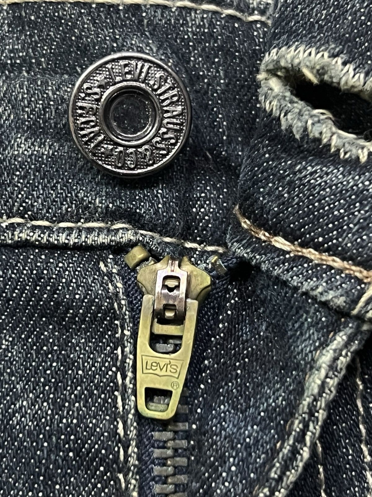 Levi's Vintage Levi’s 505™ | Faded Wash Jeans | W31 Size US 31 - 9 Thumbnail