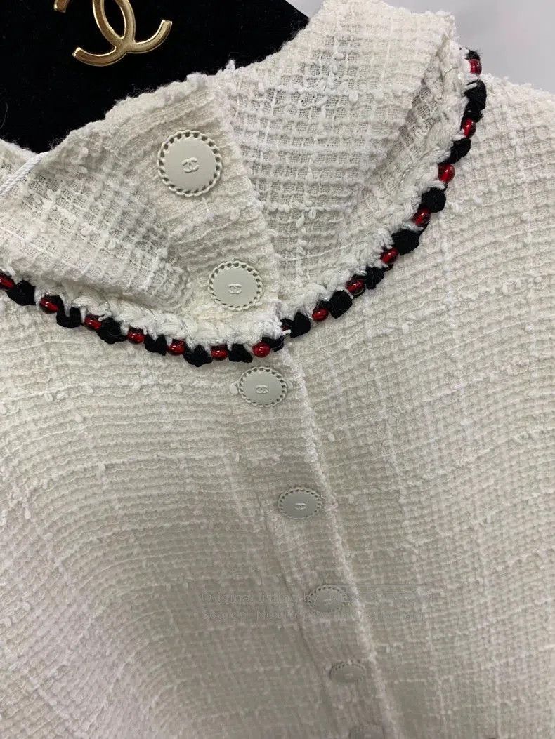 Chanel Chanel 25C White Tweed Beaded Hooded Dress . Size M / US 6-8 / IT 42-44 - 2 Thumbnail