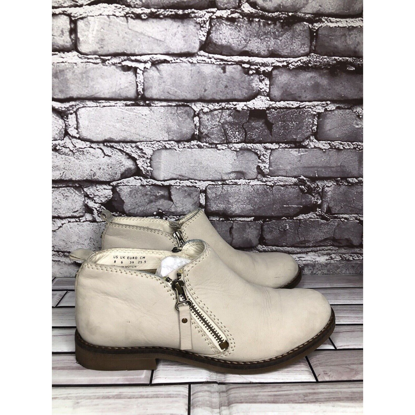 Hush Puppies Hush Puppies Medium Moyen Ivory Suede Leather Zip Heel Booti Size US 8.5 / IT 38.5 - 16 Thumbnail