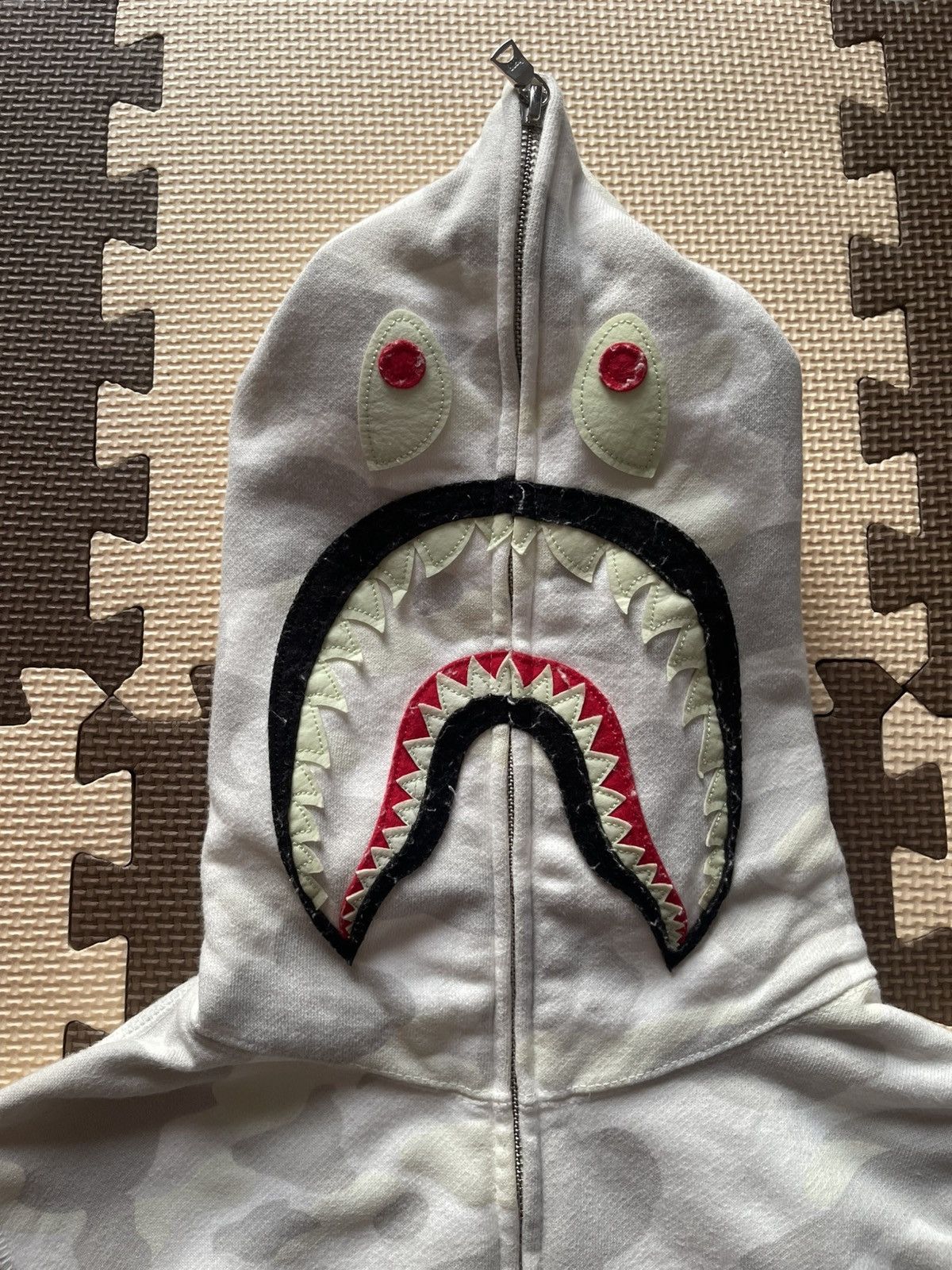 Bape 2000s Bape Shark Glow in The Dark Fullzip Hoodie A2 Size US S / EU 44-46 / 1 - 9 Thumbnail