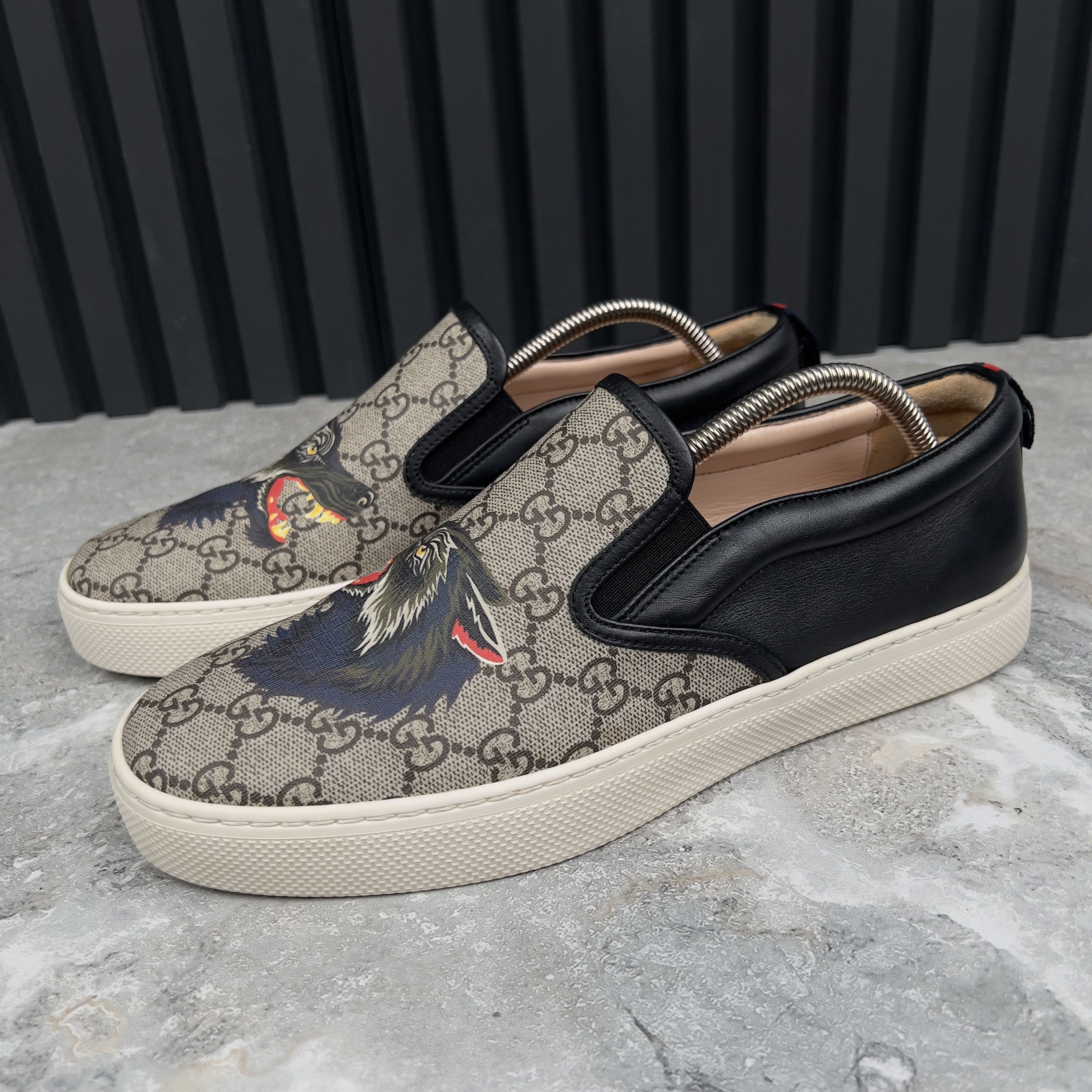 Gucci Gucci Dublin Wild Wolf GG Supreme Slip-On Leather Size US 9 / EU 42 - 1 Thumbnail