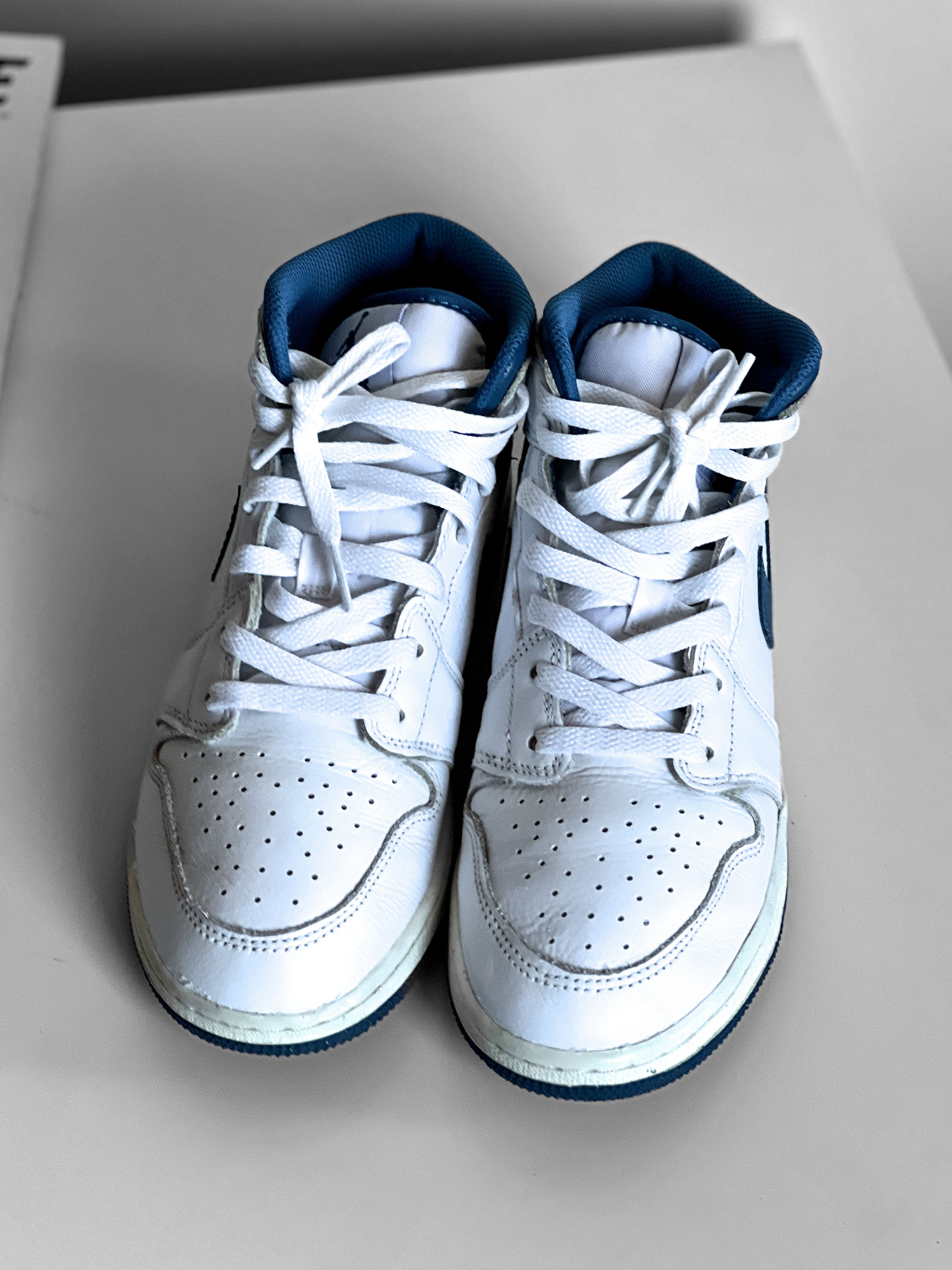 Jordan Brand Nike Air Jordan 1 High `FN7432-141` Size US 7 / EU 40 - 2 Thumbnail