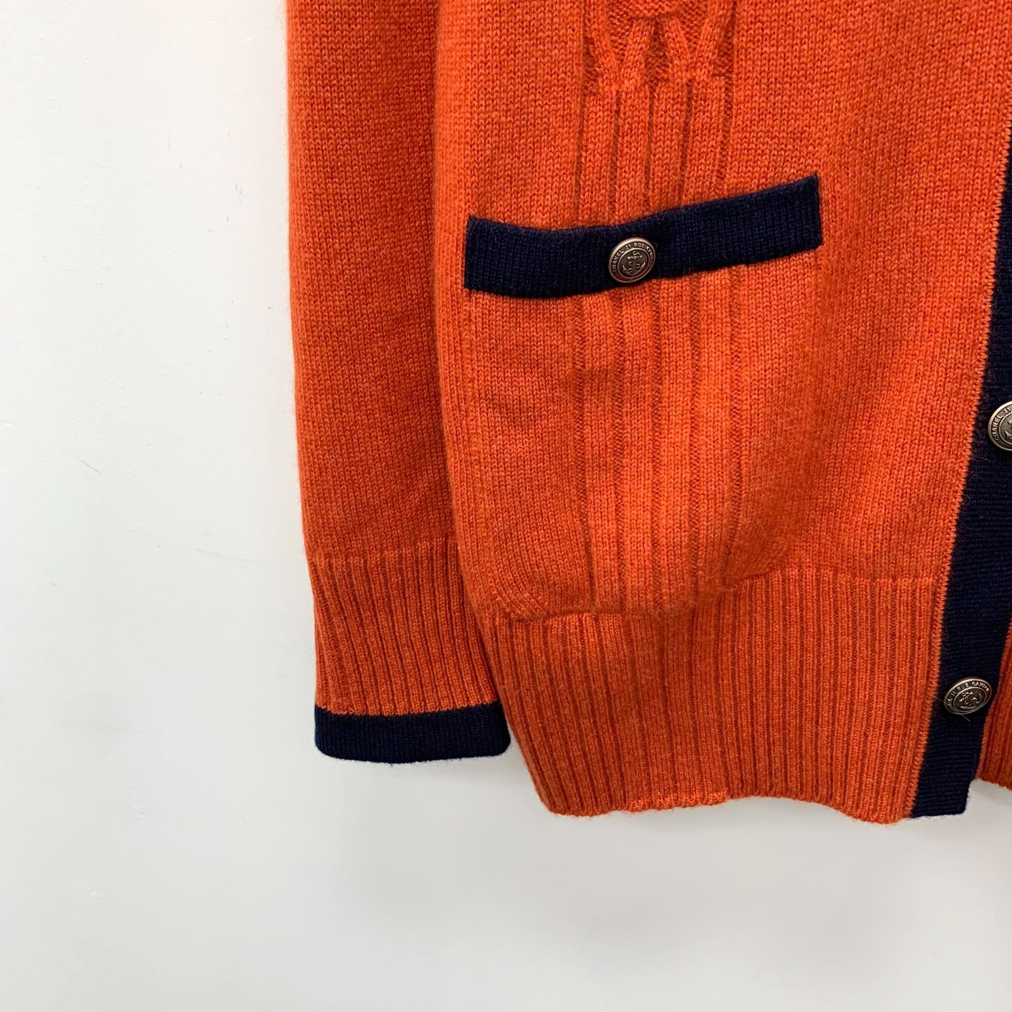 Chanel Chanel Red Cashmere V-Neck Cardigan With Navy Trim & Pockets Size XXS / US 00 / IT 34 - 6 Thumbnail