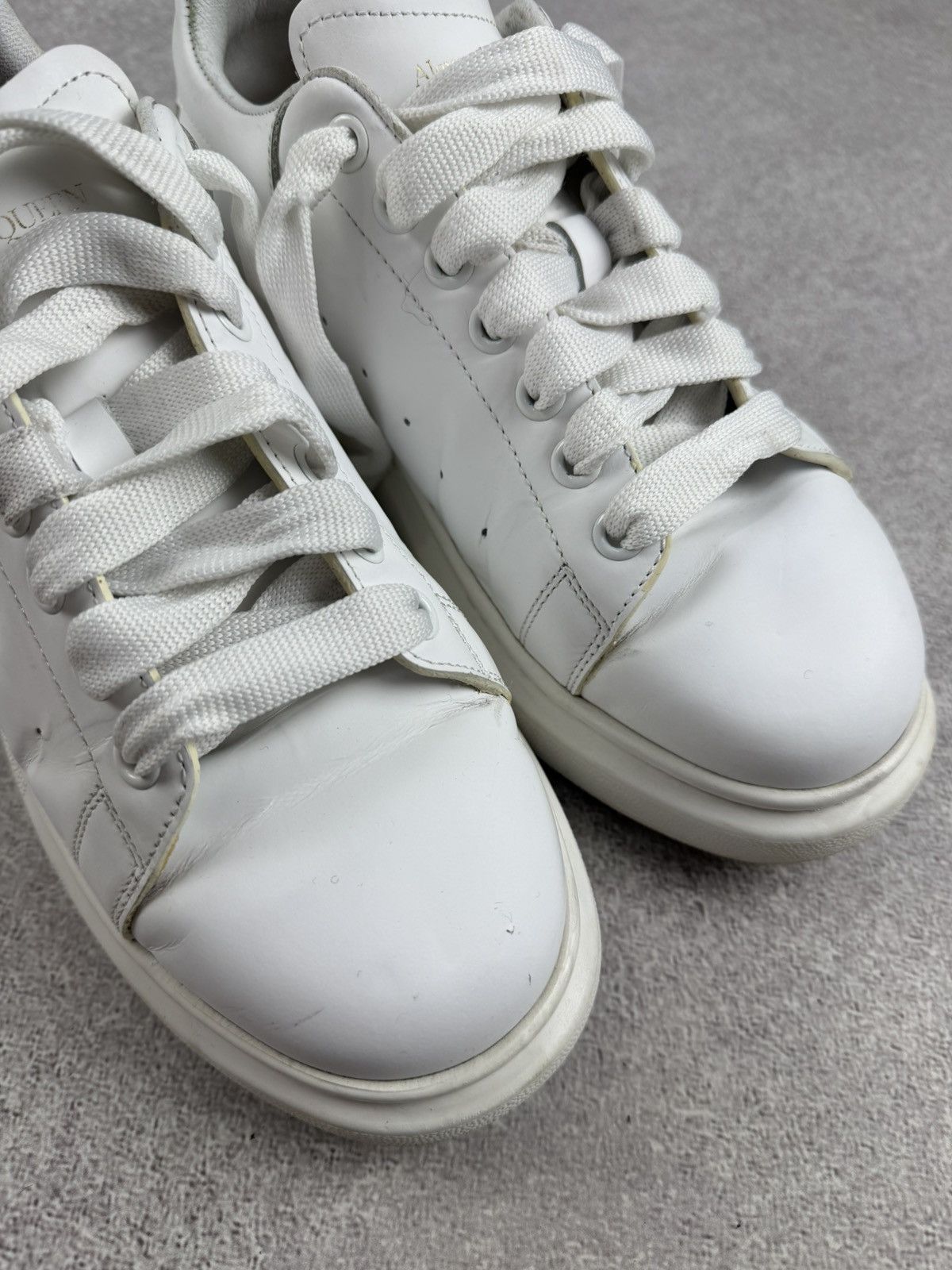 Alexander McQueen Alexander McQueen White Leather Sneakers Size 42 Size US 9 / EU 42 - 11 Thumbnail