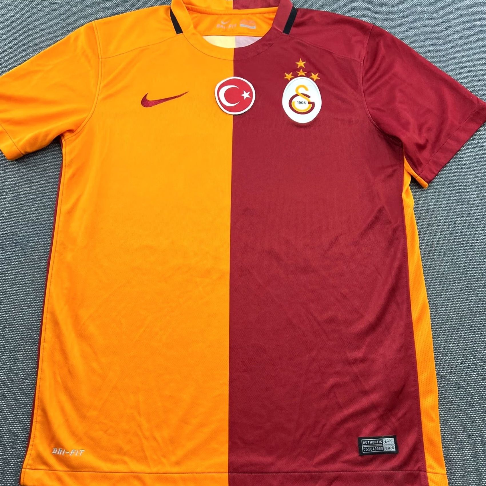 Nike Nike Galatasaray 2015 2016 Home Mens Medium #11 Football Jersey T-Shirt Multicolor Adult Regular Short Sleeve Nike Shirt Size US M / EU 48-50 / 2 - 3 Thumbnail