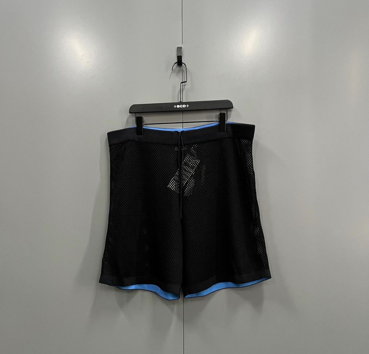 Burberry Burberry Mesh Shorts J41 Size US 38 / EU 54 - 1 Thumbnail