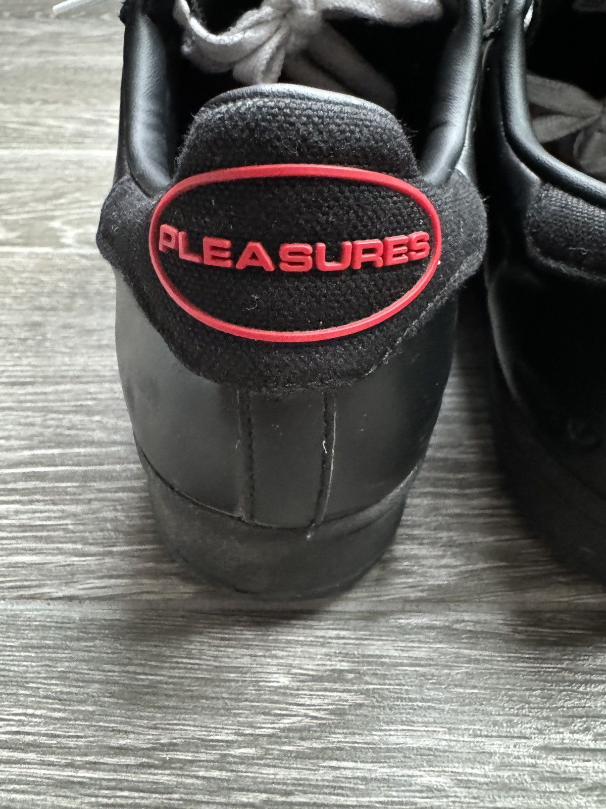 Adidas × Pleasures Adidas X Pleasures superstars Size US 7.5 / EU 40-41 - 11 Thumbnail