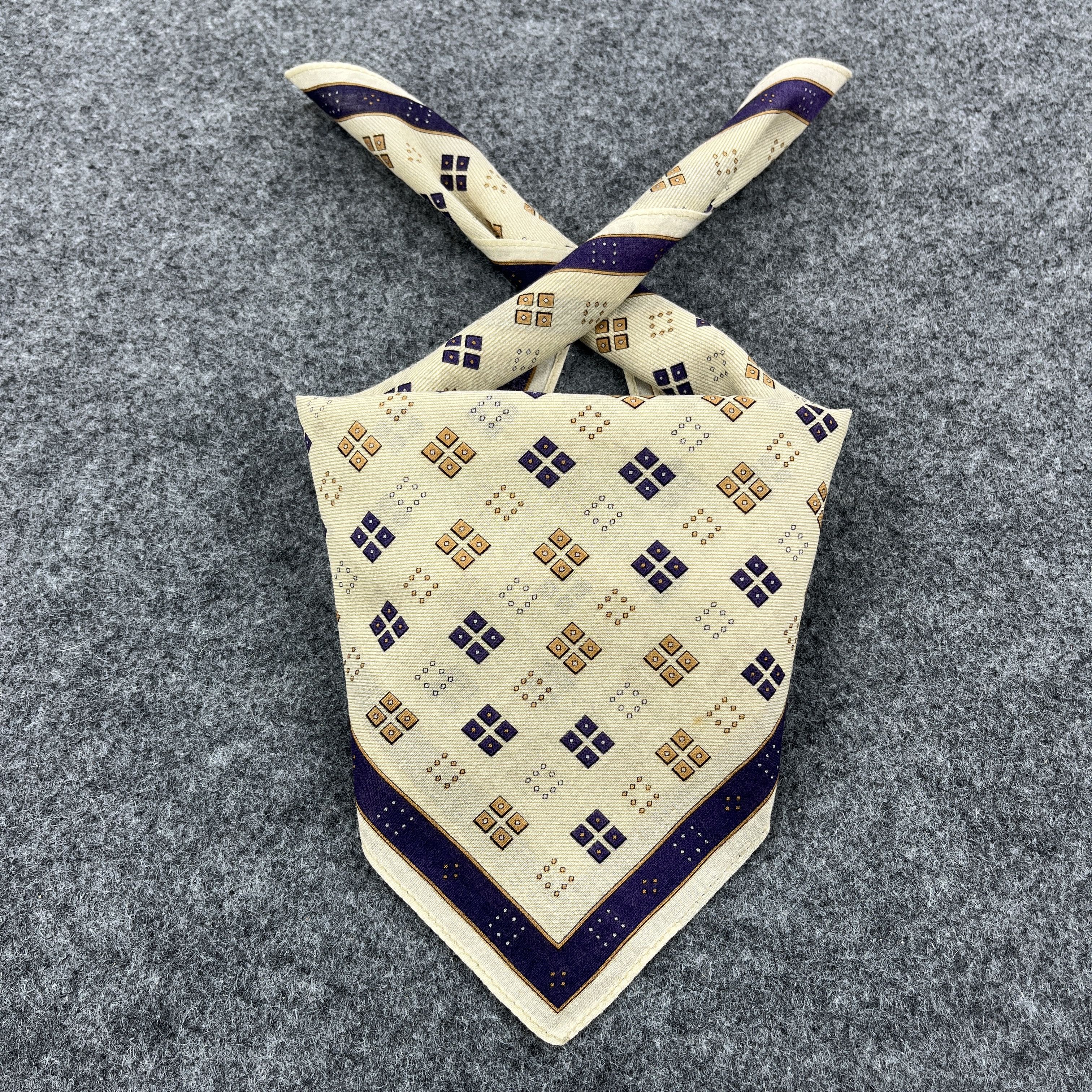 Michiko Koshino Michiko Koshino Handkerchief / Bandana / Neckerchief B525 Size ONE SIZE - 1 Thumbnail