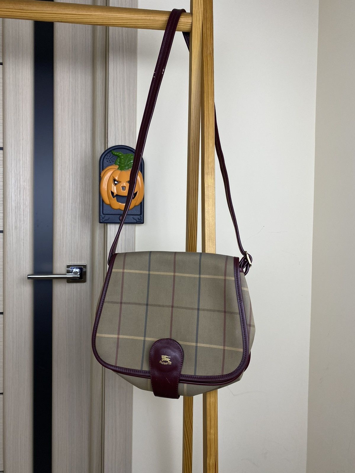 Burberry Vintage Burberry Canvass Check Messenger Bag Real Leather Size ONE SIZE - 1 Thumbnail