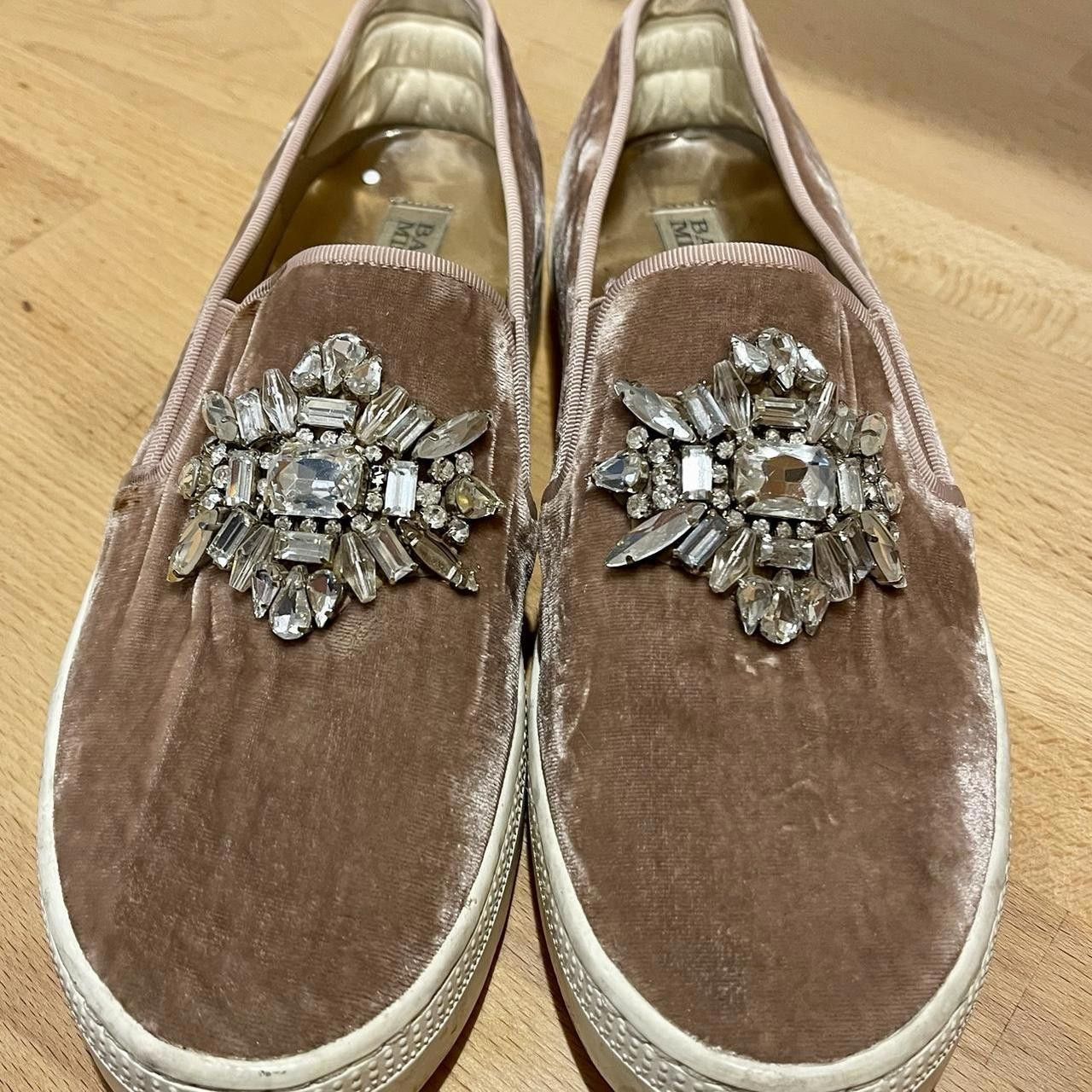 Designer Chic Velvet Slip-On Sneakers with Rhinestone Embellishments Size US 7.5 / IT 37.5 - 6 Thumbnail