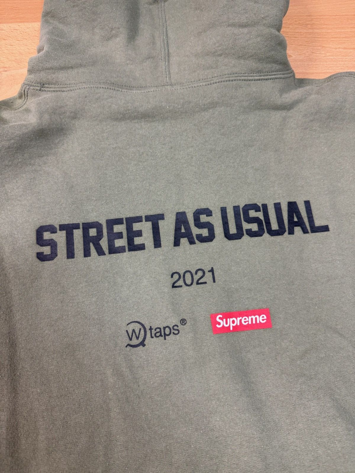 Supreme Supreme WTAPS Sic’em! Hoodie Olive Large FW21 Size US L / EU 52-54 / 3 - 4 Thumbnail