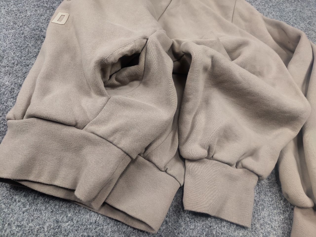 Fear of God Essentials Fear Of God Logo Pocket Oversized 90's Fit Hoodie Size US S / EU 44-46 / 1 - 10 Thumbnail