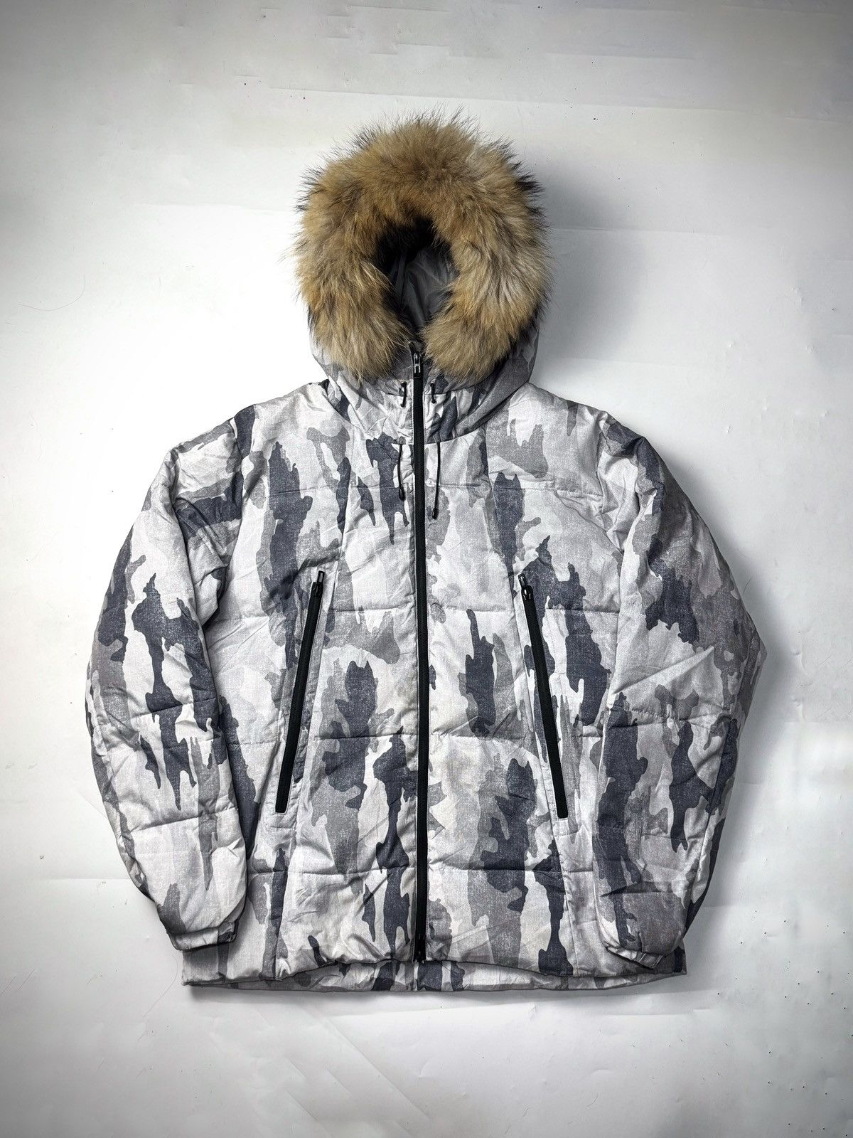 GOSTAR DE FUGA FAUX FUR GOSTAR DE FUGA DOWN JACKET LGB IFSIX STYLED Size US L / EU 52-54 / 3 - 1 Thumbnail