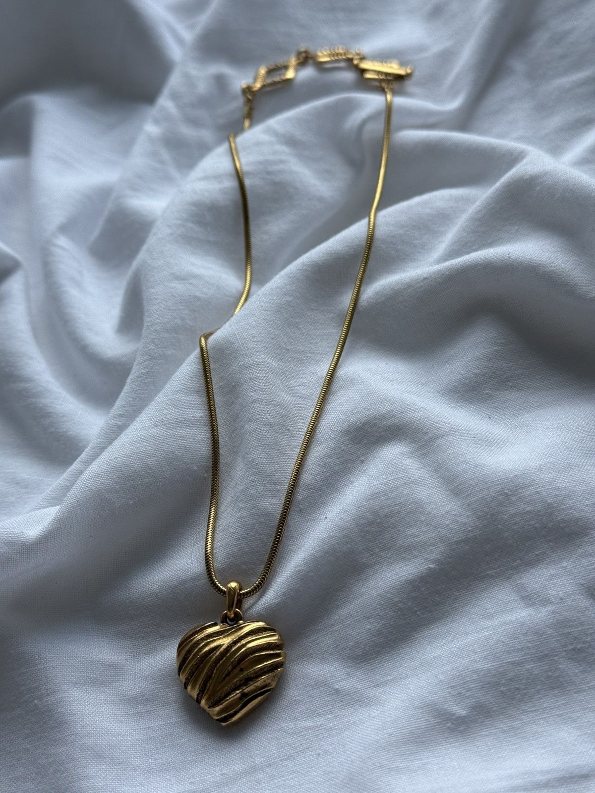 Yves Saint Laurent Yves Saint Laurent YSL Heart Pendant Gold color Necklace Size ONE SIZE - 2 Thumbnail