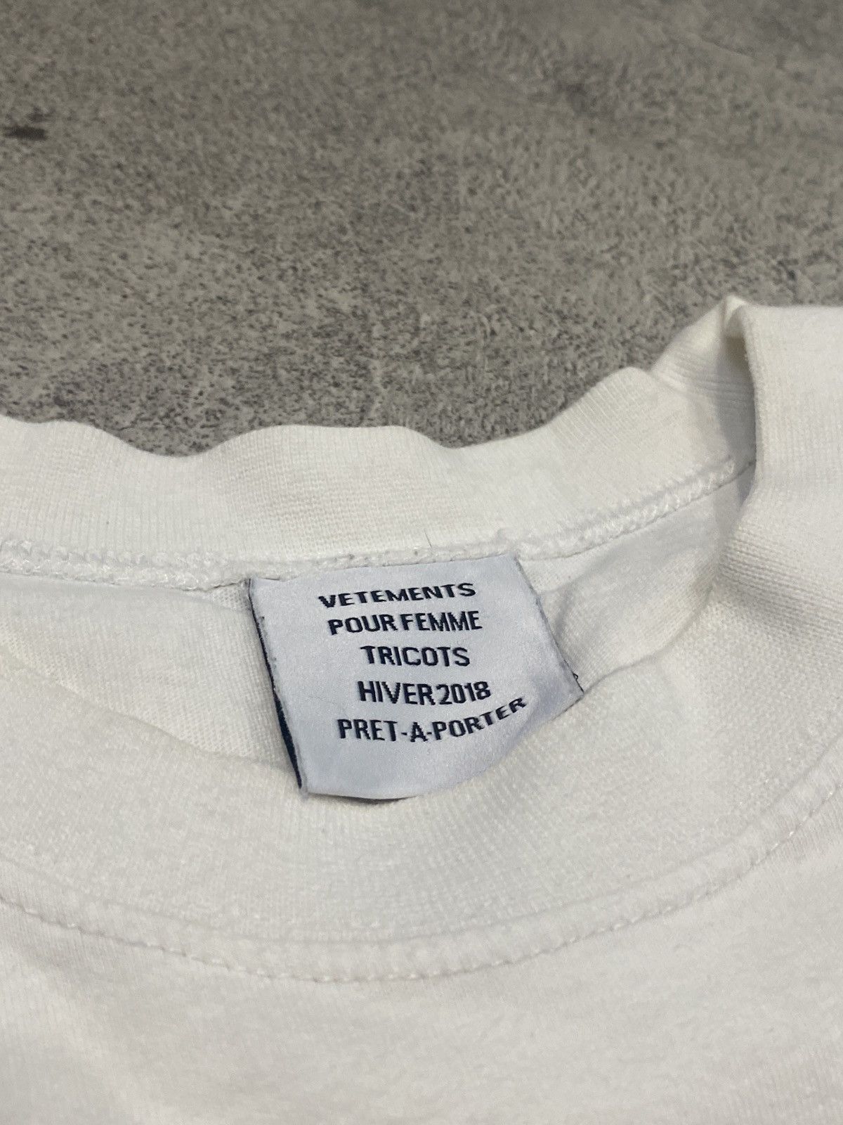 Vetements Vetements Back Logo White Staff T Shirt Size US S / EU 44-46 / 1 - 7 Thumbnail