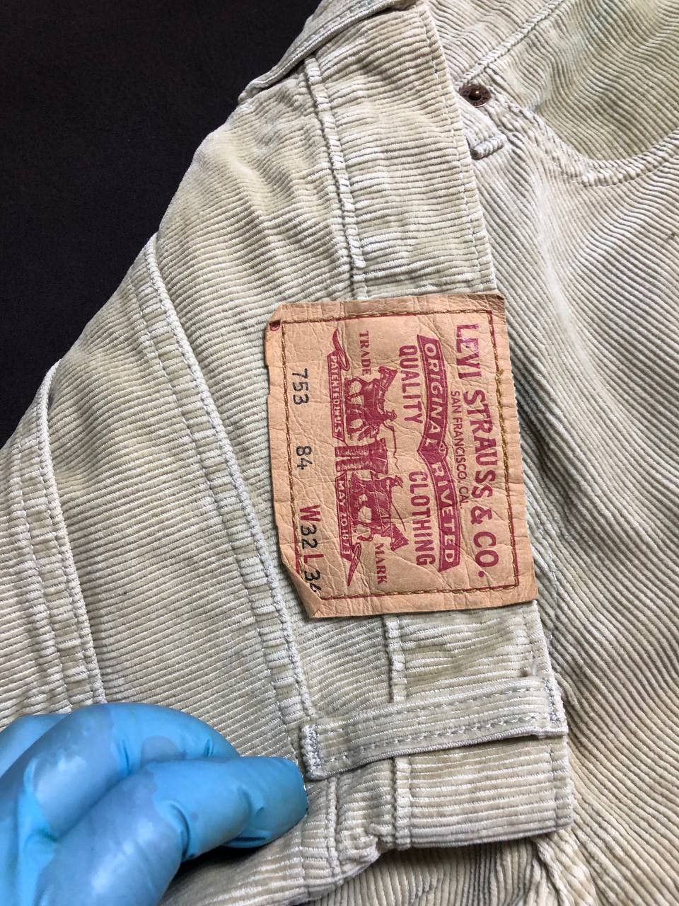 Levi's Vintage Levi's Corduroy Jeans 753 Relaxed Straight Leg Y2K Size US 32 / EU 48 - 4 Thumbnail