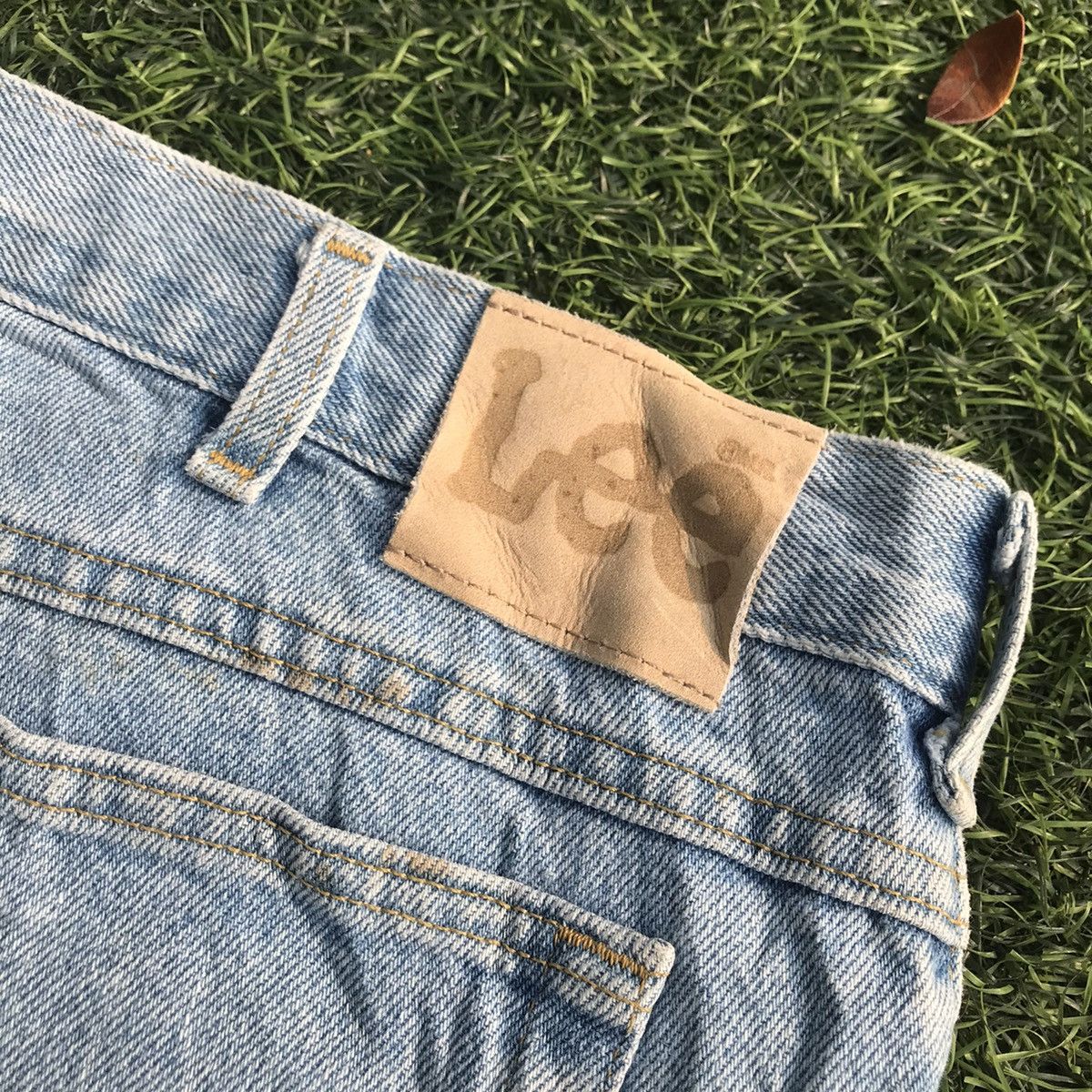 Lee × Vintage Vintage Big Size 42 Mr Lee Rider Shortpants Jeans Blue washe Size US 42 / EU 58 - 4 Thumbnail