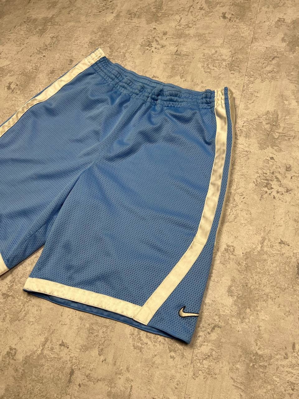 Nike Vintage Nike Shorts Basketball Size US 33 - 3 Thumbnail