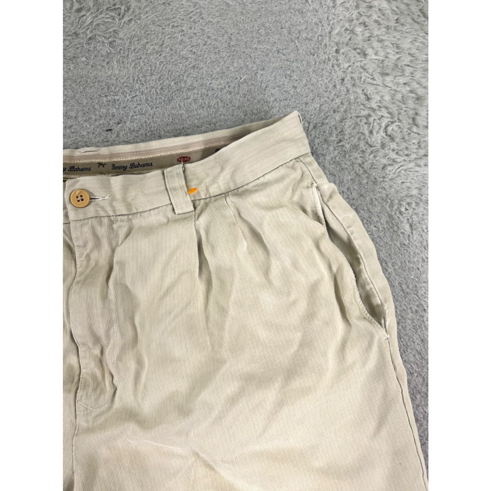 Tommy Bahama Tommy Bahama Shorts Bermuda Men 35 Beige Silk Pleated Casual Pockets Easy Care Quick Dry 8 In Inseam Summer Beach Vintage No Size US 35 - 5 Thumbnail