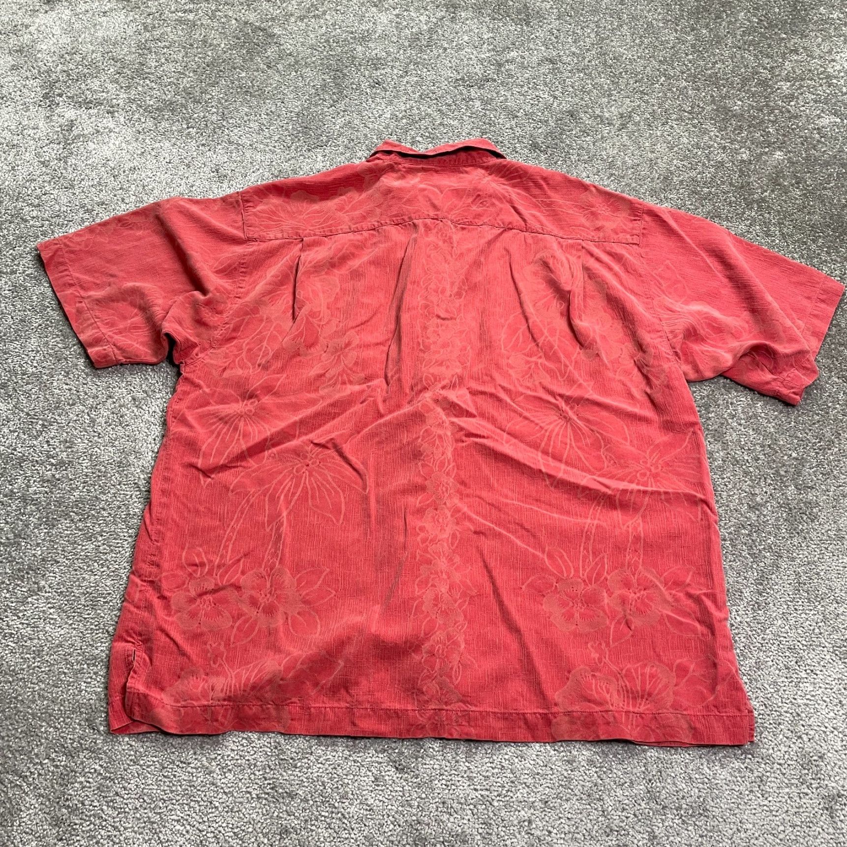 Tommy Bahama Tommy Bahama Hawaiian Shirt Men's Large Red Floral Short Sleeve Casual Button-Up Beach Bohemian Tropical Size L / US 10 / IT 46 - 2 Thumbnail
