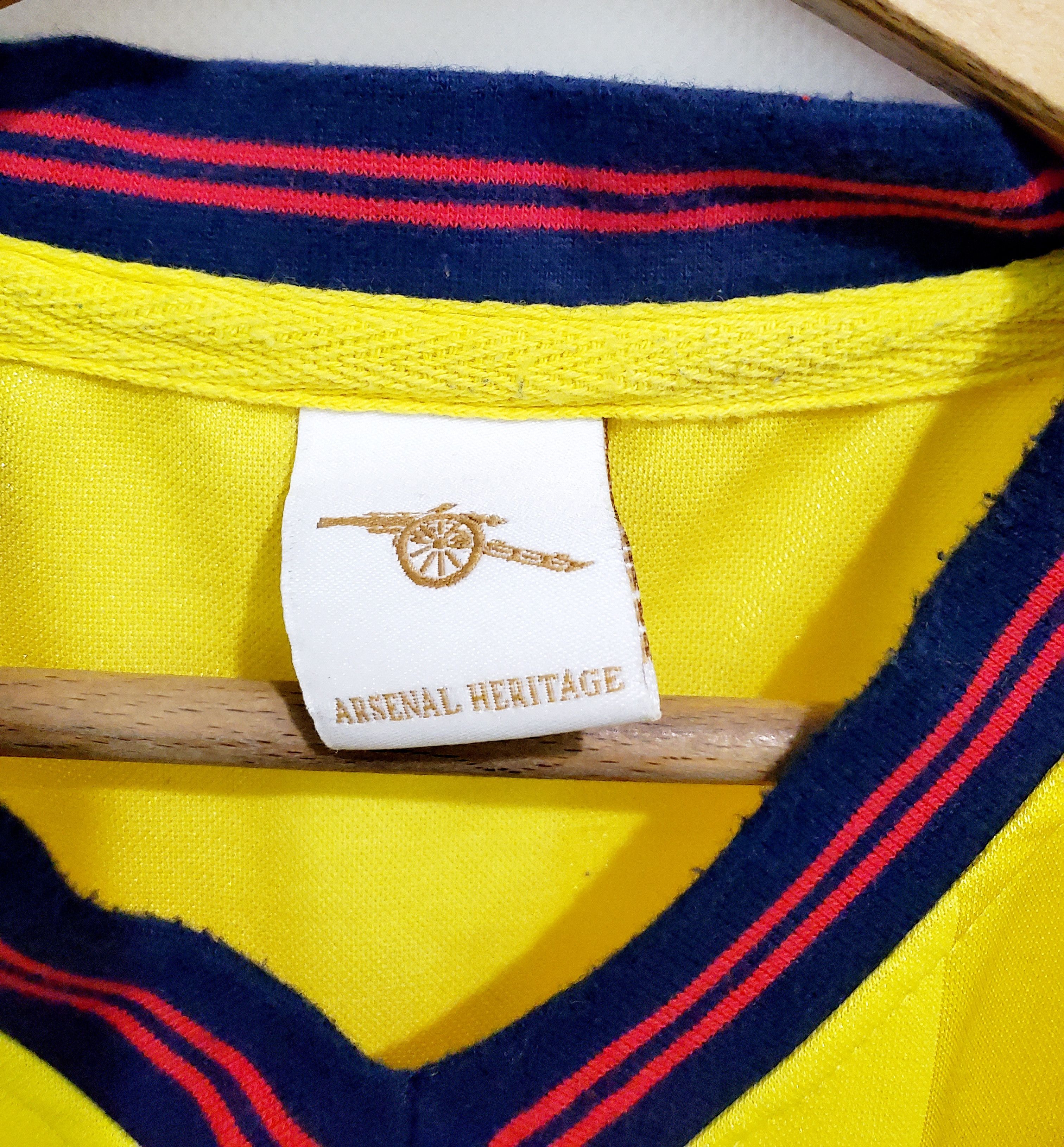 Vintage ARSENAL 1985 AWAY FOOTBALL SHIRT SOCCER JERSEY reprint L Size US L / EU 52-54 / 3 - 4 Thumbnail