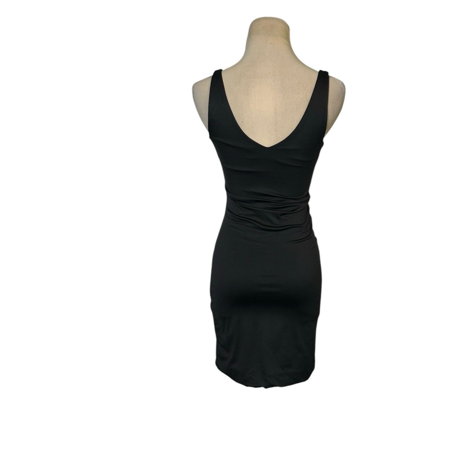 Forever 21 Forever 21 black v neck mini cocktail dress size Small Size S / US 4 / IT 40 - 2 Thumbnail