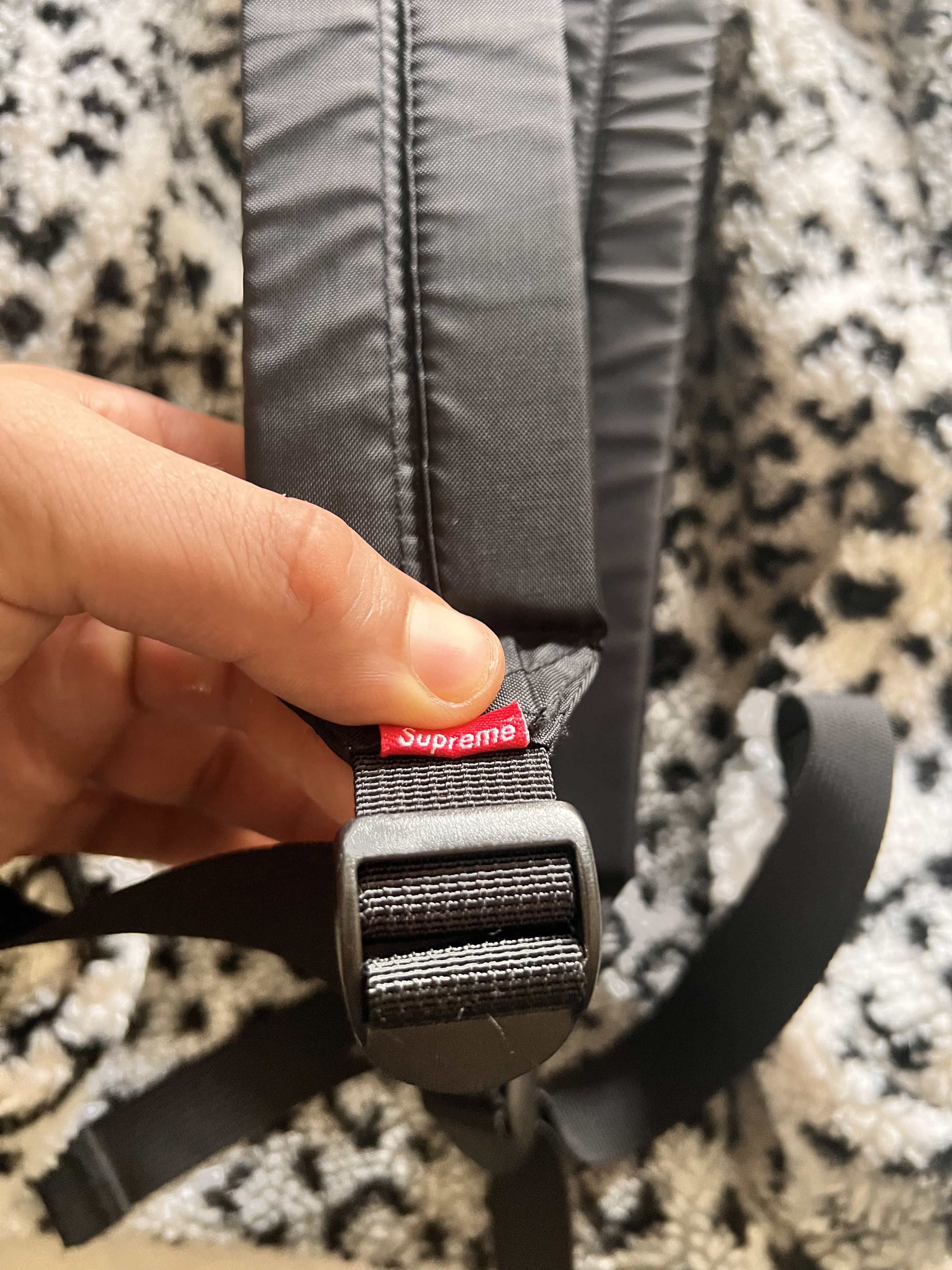 Supreme Supreme FW17 Snow Leopard Fleece Backpack Size ONE SIZE - 6 Thumbnail