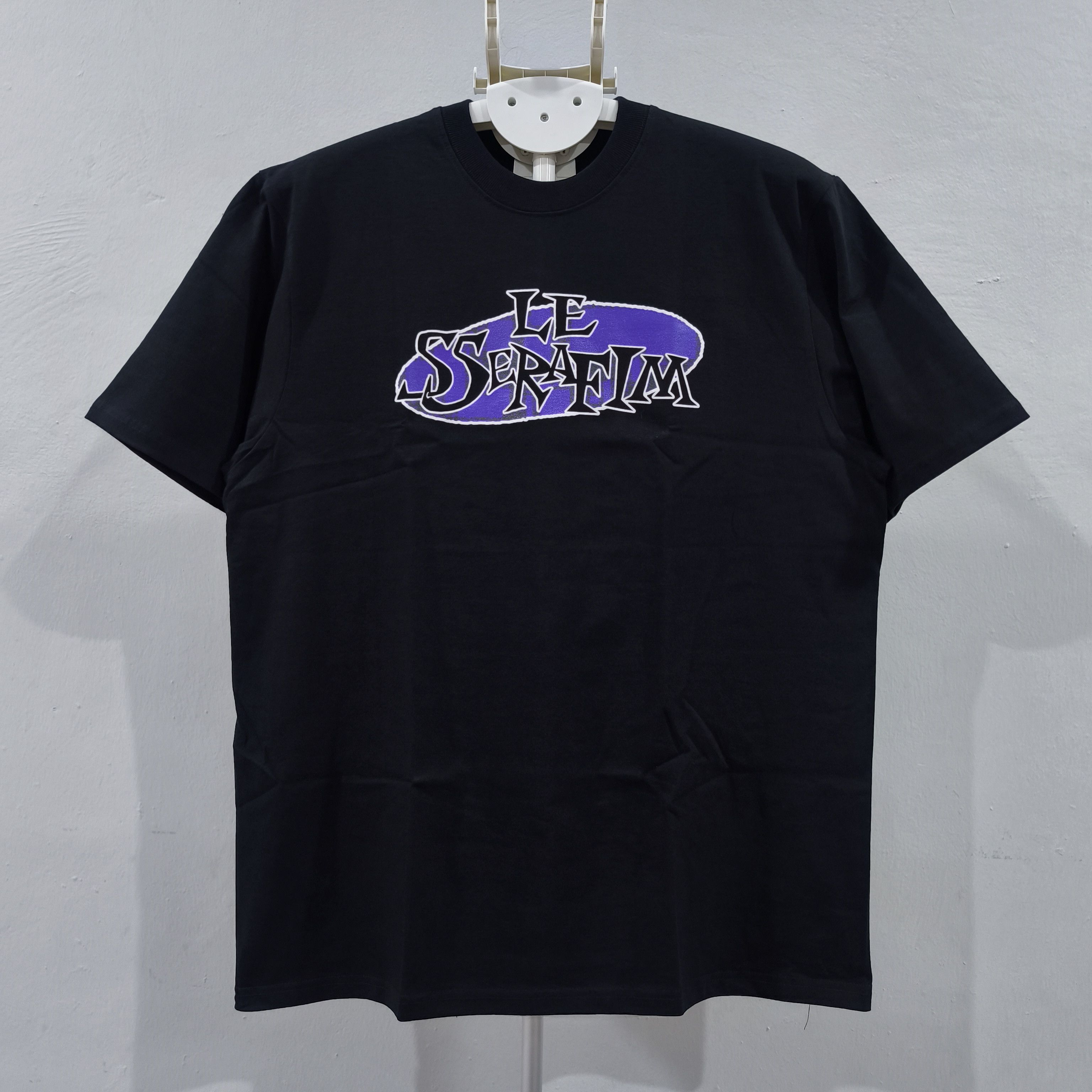 Rap Tees Le Sserafim Pressure V2 T-shirt Size US XL / EU 56 / 4 - 1 Thumbnail