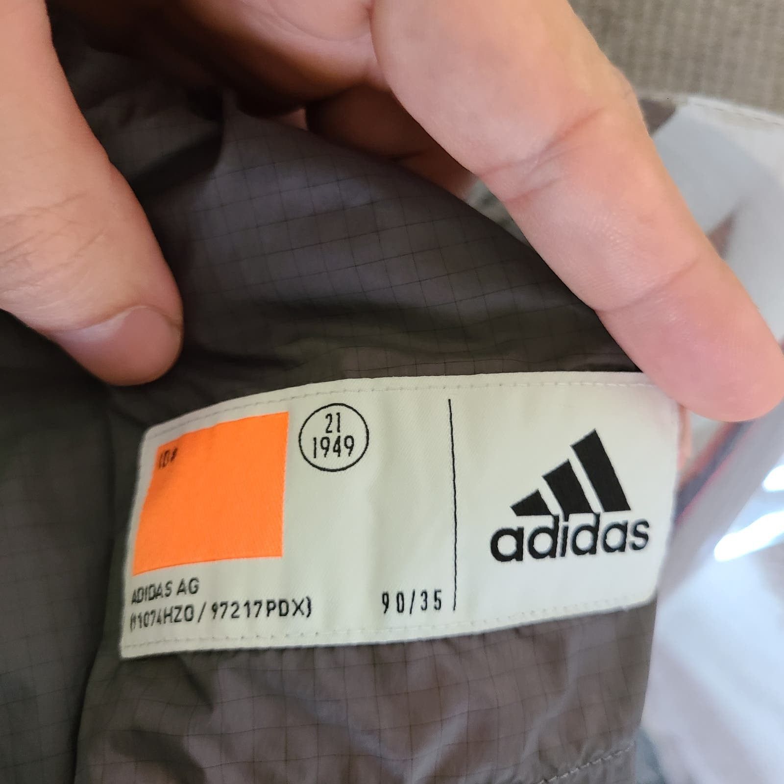 Adidas Adidas AG Women's Medium Gray Running Shorts 26"W 4"L Size 26" / US 2 / IT 38 - 7 Thumbnail