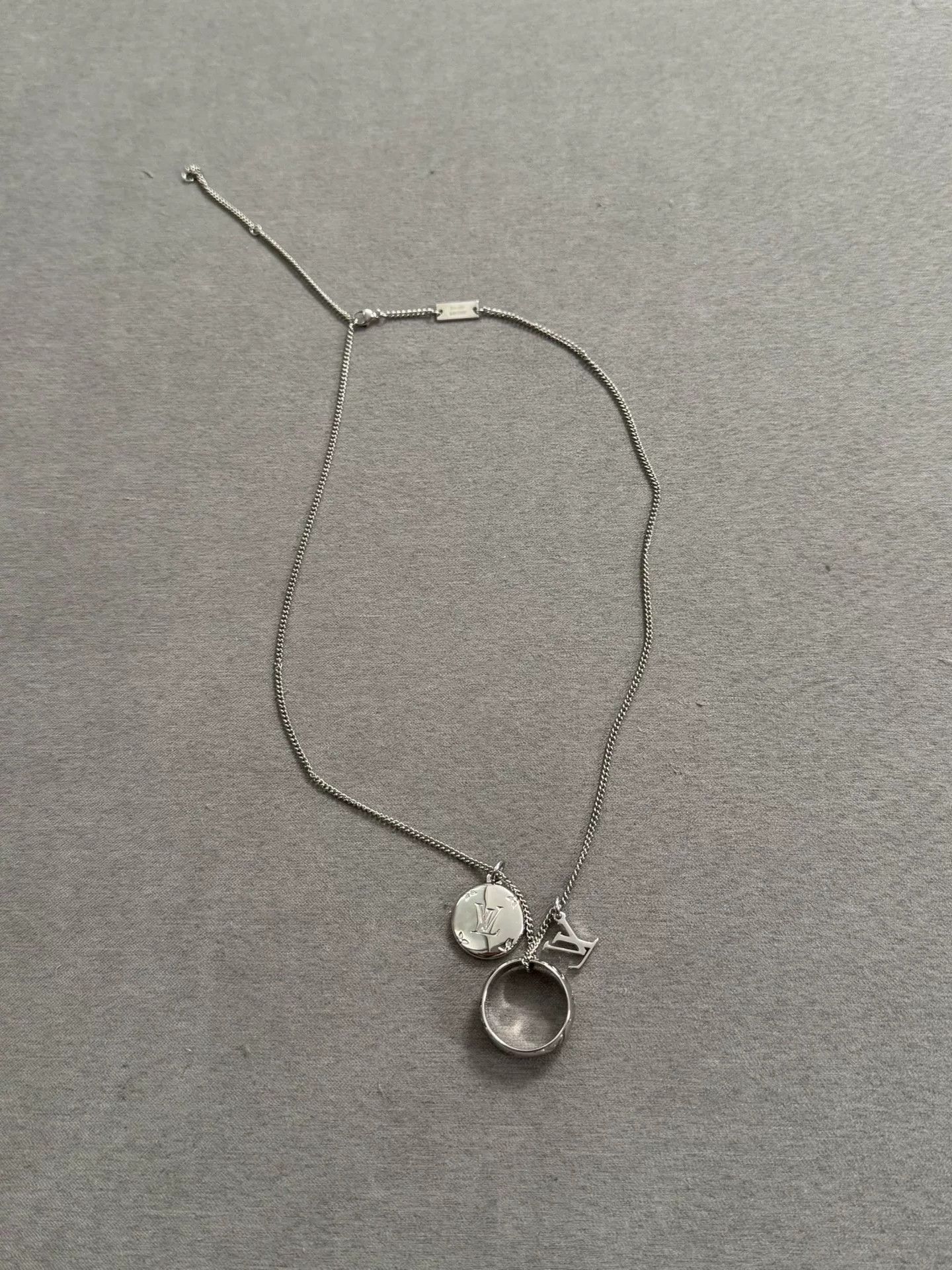 Louis Vuitton Louis Vuitton Ring Necklace Size ONE SIZE - 1 Thumbnail