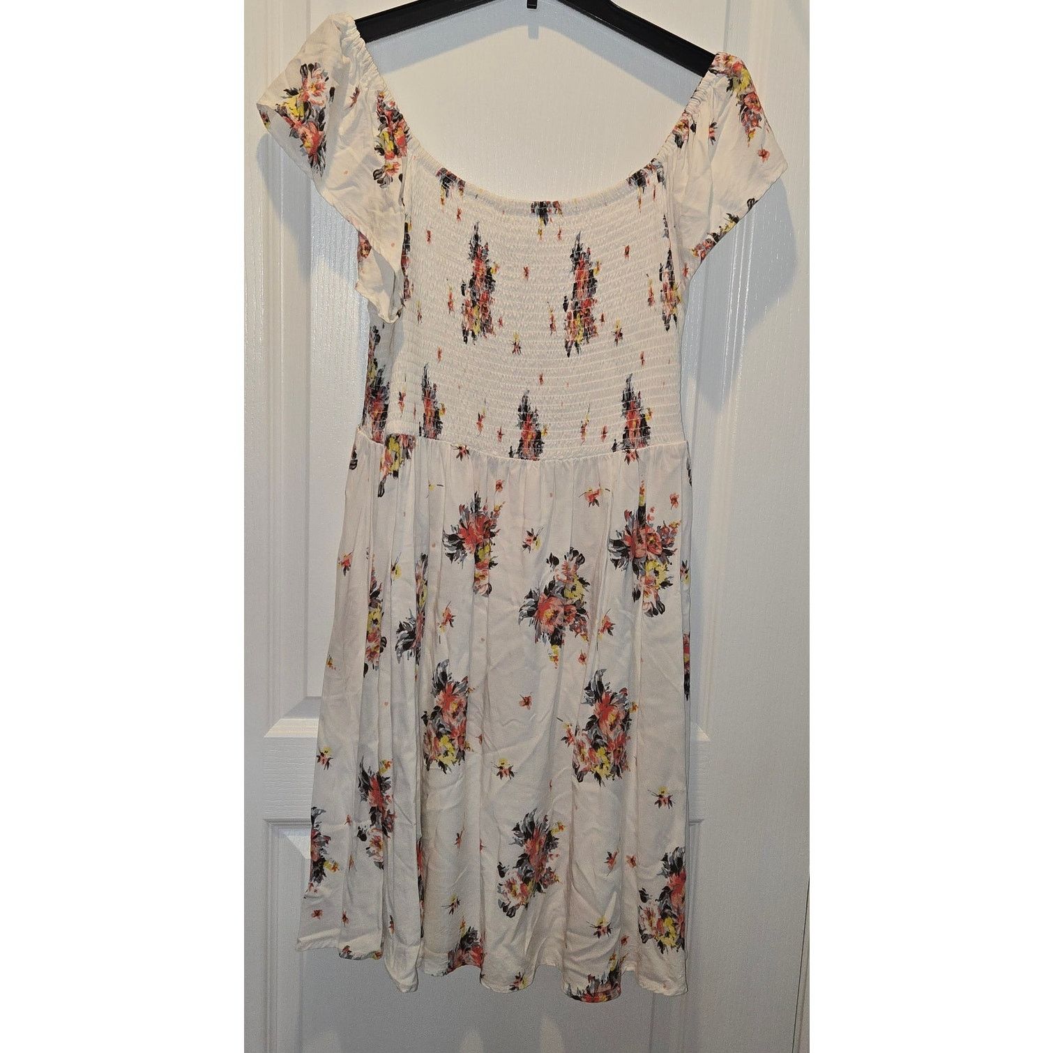 Other Torrid Floral off/on shoulder shirred bodice sz 2 US 18-20 Size XXL / US 16-18 / IT 52-54 - 1 Thumbnail