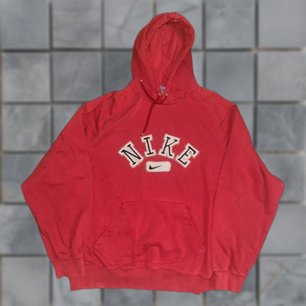 Nike VINTAGE Nike Silver Tag Hoodie Embroidered Swoosh Red Large Mens 22x27 Pullover 90s 2000s Baseball? Size US L / EU 52-54 / 3 - 1 Thumbnail