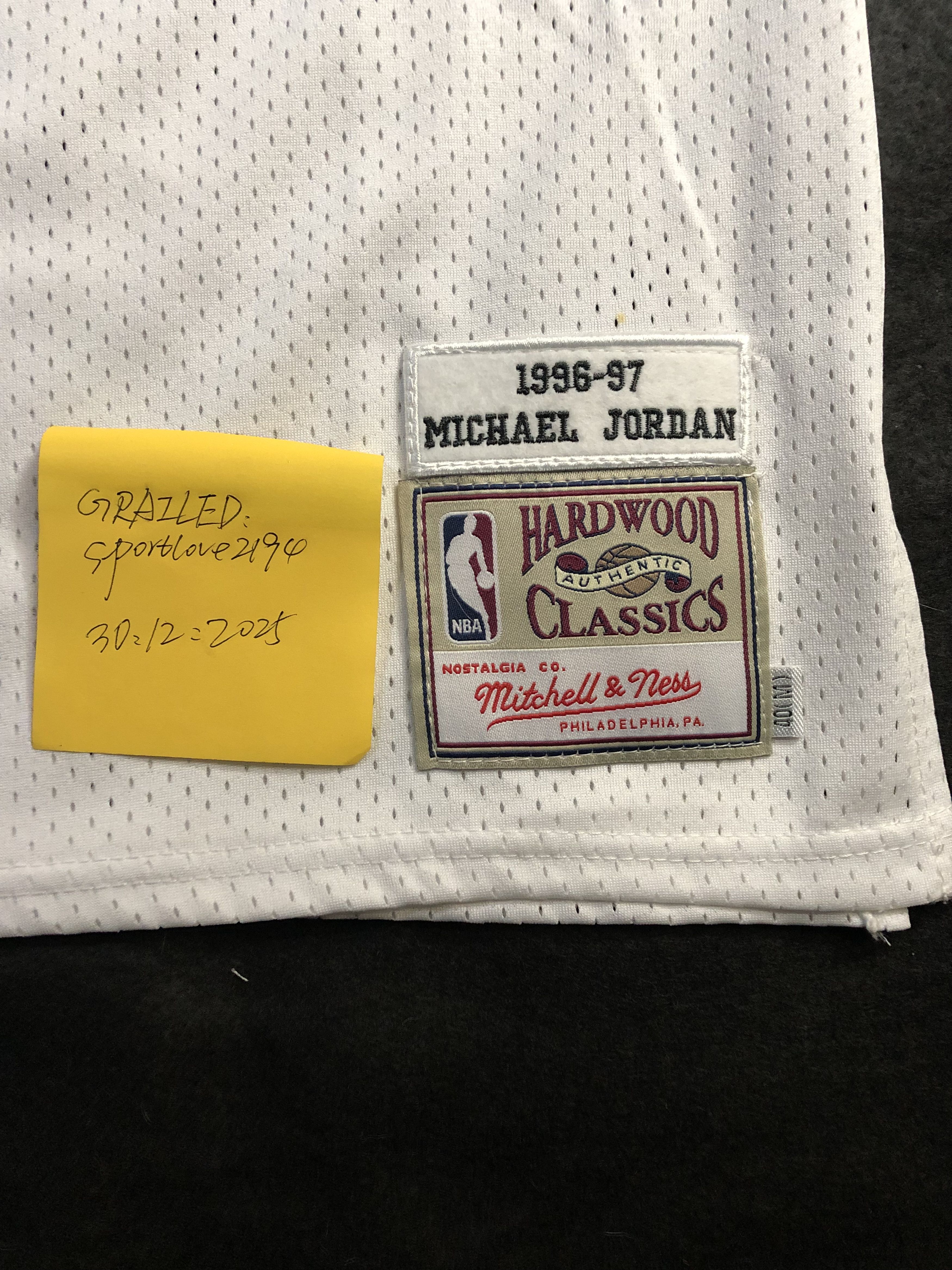 Vintage Bull Jordan White Jersey Size US M / EU 48-50 / 2 - 9 Thumbnail