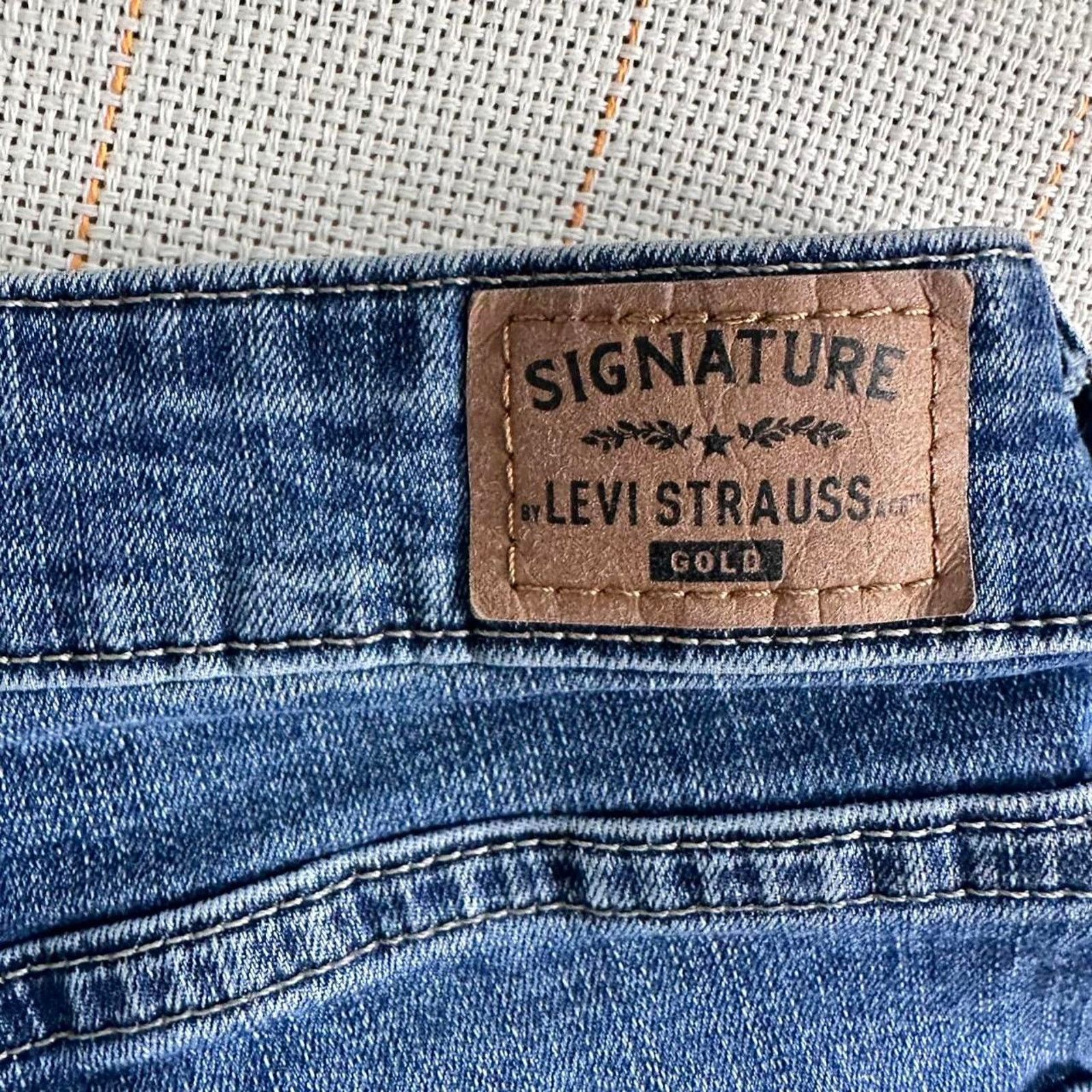 Levi's Signature Levi's Gold Strauss Totally Shaping Skinny Jeans Size 26" / US 2 / IT 38 - 7 Thumbnail