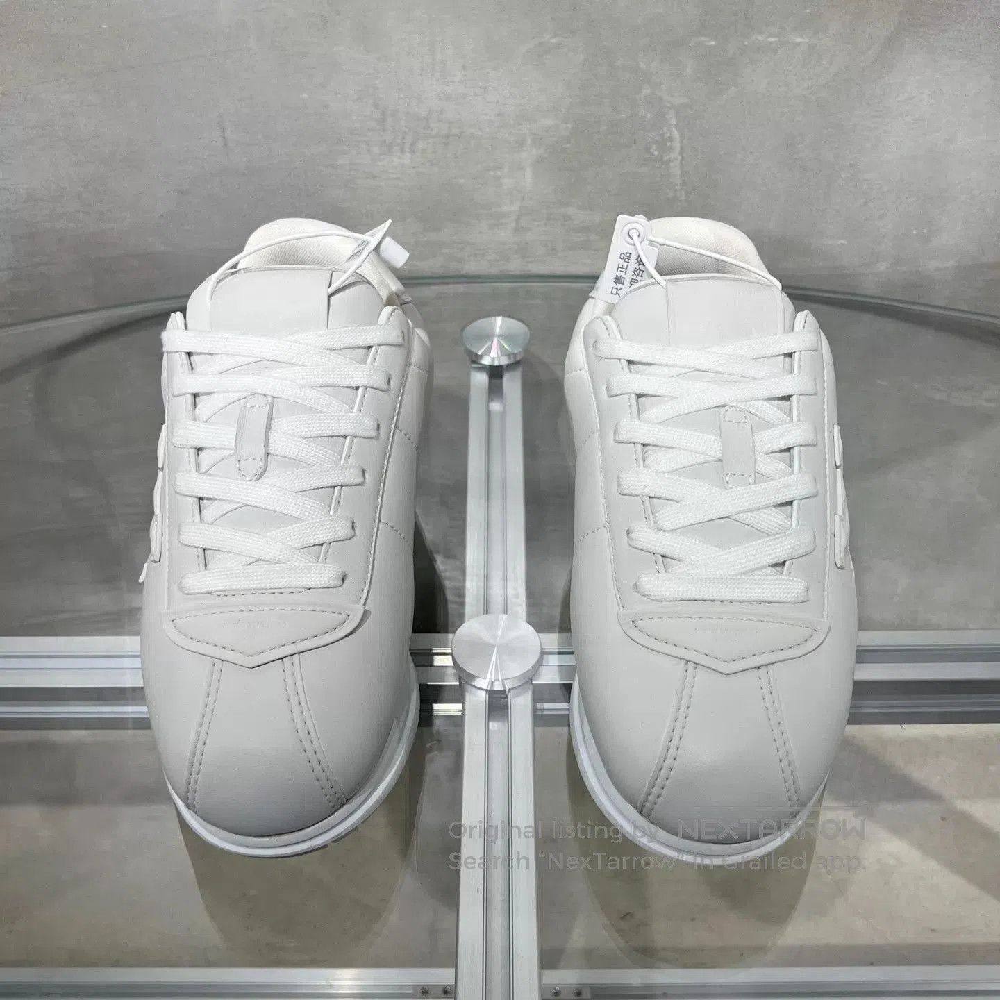 Louis Vuitton White Low-Top Sneakers Size 8.5. Size US 8.5 / EU 41-42 - 1 Thumbnail
