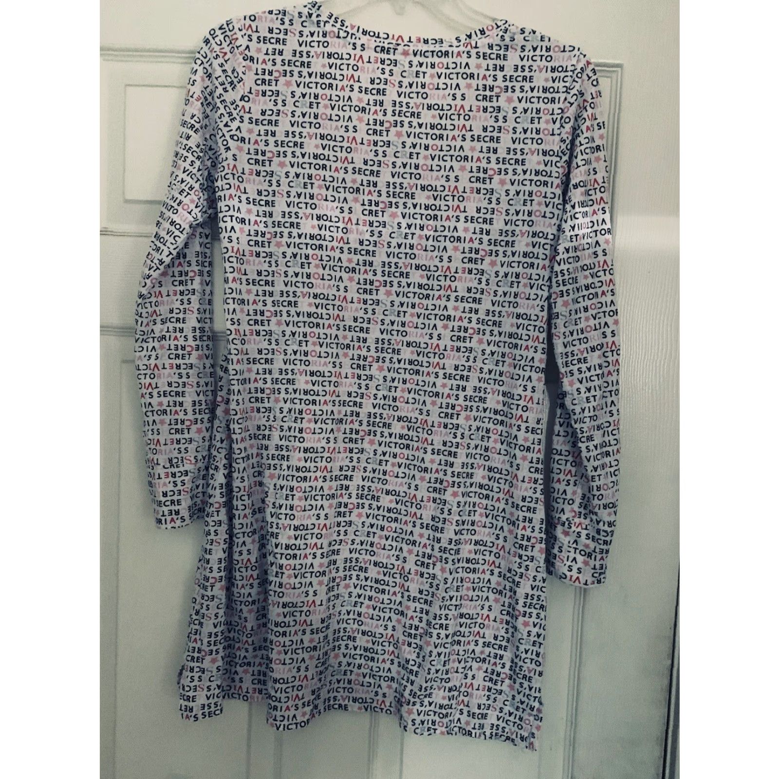 Victoria's Secret Victoria's Secret Sleepwear Shirt Dress Shirt Long Sleeve Womens Small White Lounge Top Scoop Neck T-Shirt Size S / US 4 / IT 40 - 4 Thumbnail