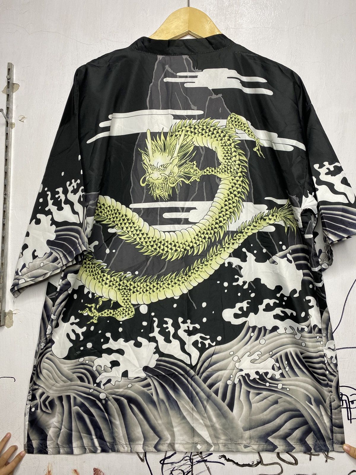 Japanese Brand Anhelon robe with dragon motif, smooth material Size US XL / EU 56 / 4 - 1 Thumbnail