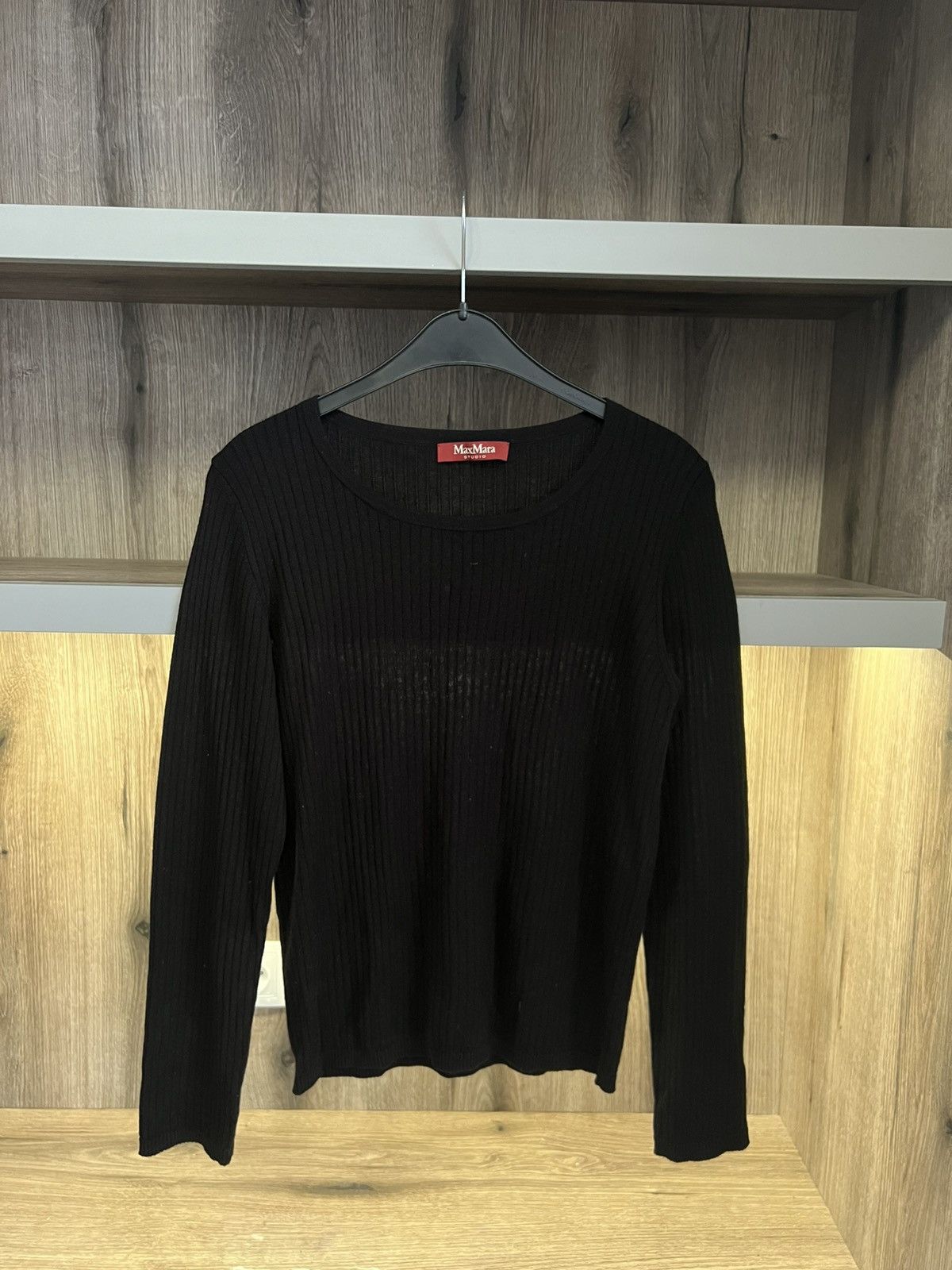 Max Mara Max Mara Black sweater long sleeve Size M / US 6-8 / IT 42-44 - 1 Thumbnail