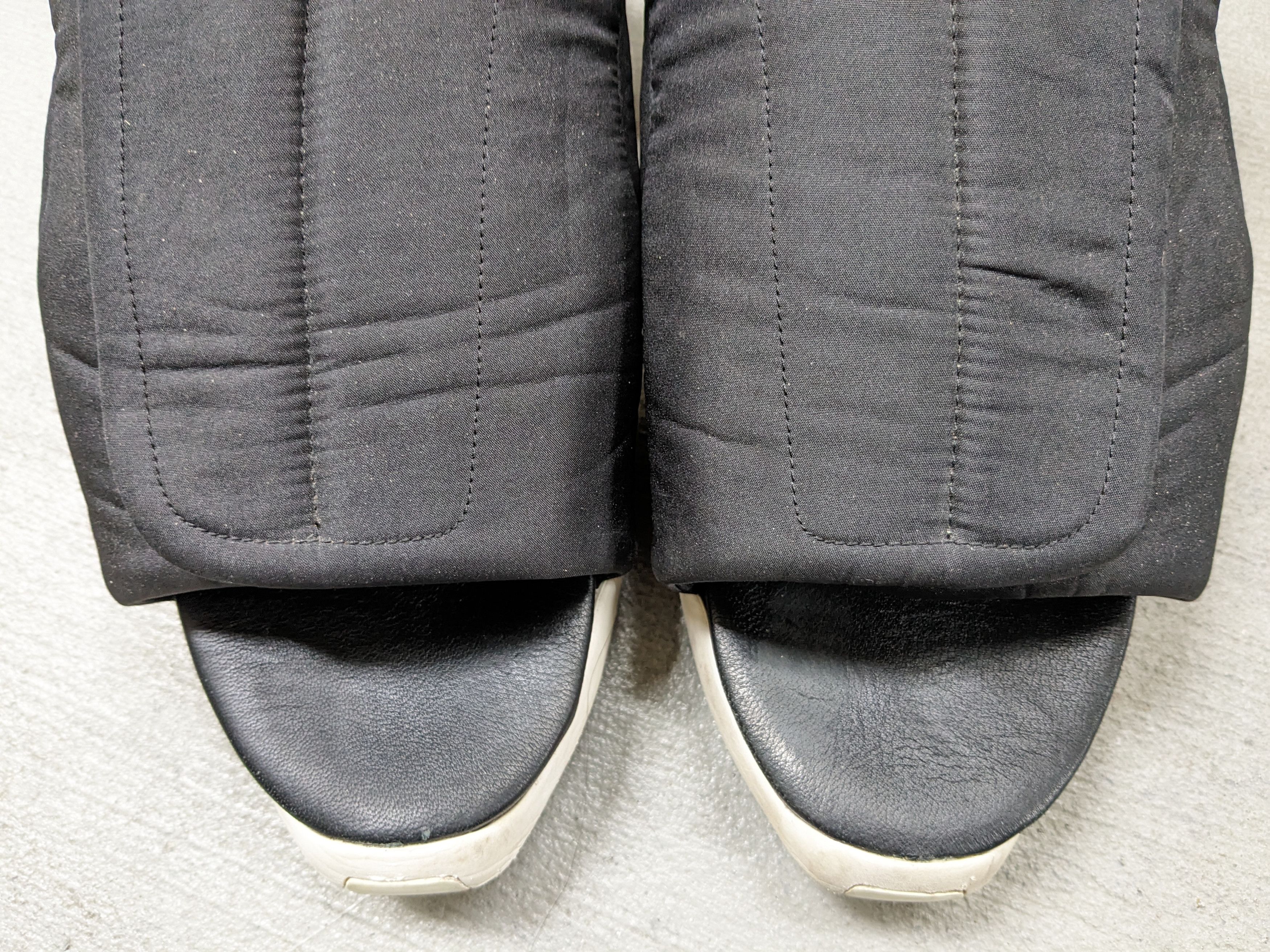 Adidas × Rick Owens Rick Owens x Adidas Clog Sandals 10 Black White AQ2822 Size US 10 / EU 43 - 2 Thumbnail