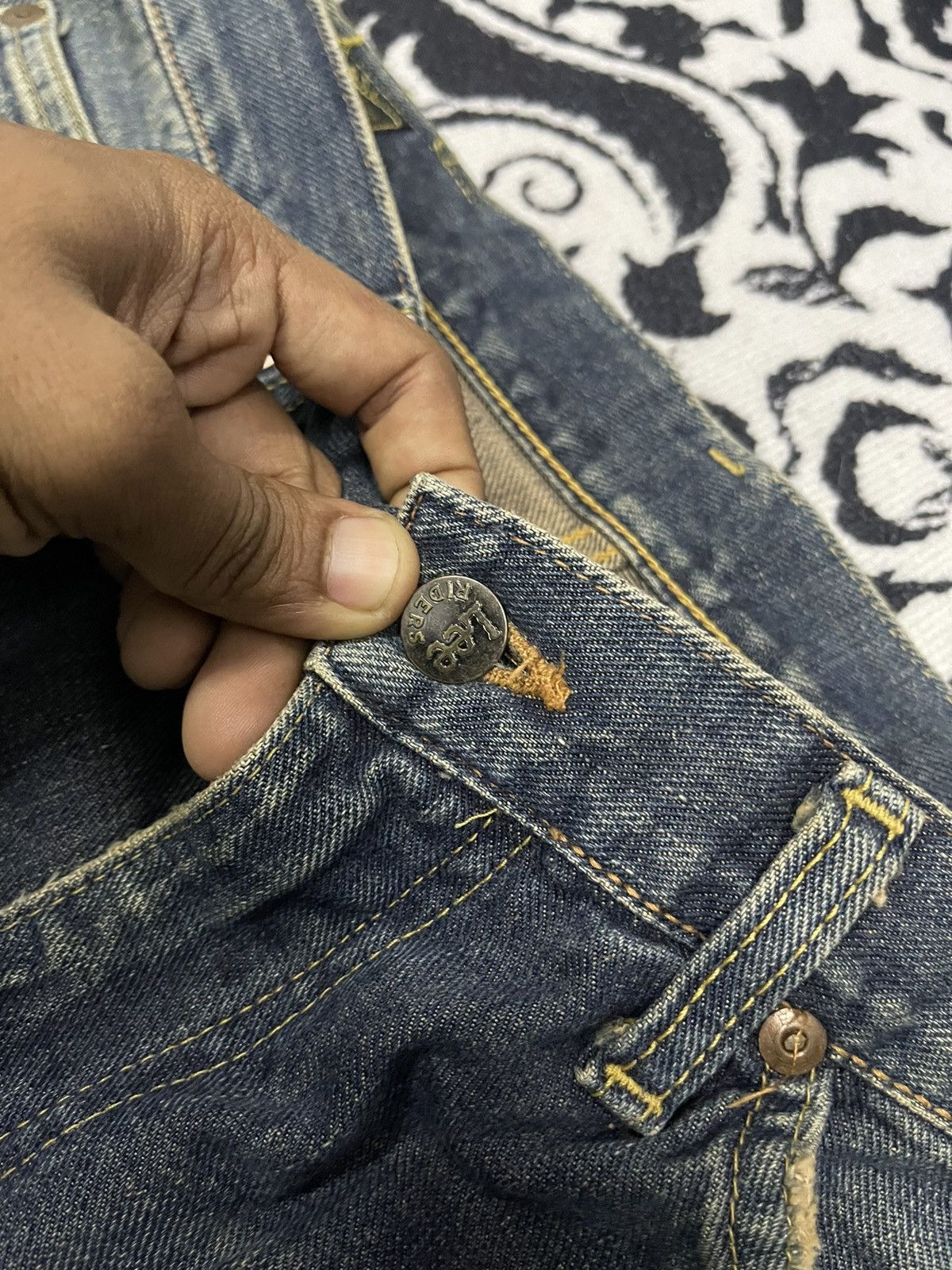 Lee 80s LEE RIDERS RARE ONESIDE SALVADGE DISTRESSED ON TALON ZIP Size US 31 - 7 Thumbnail