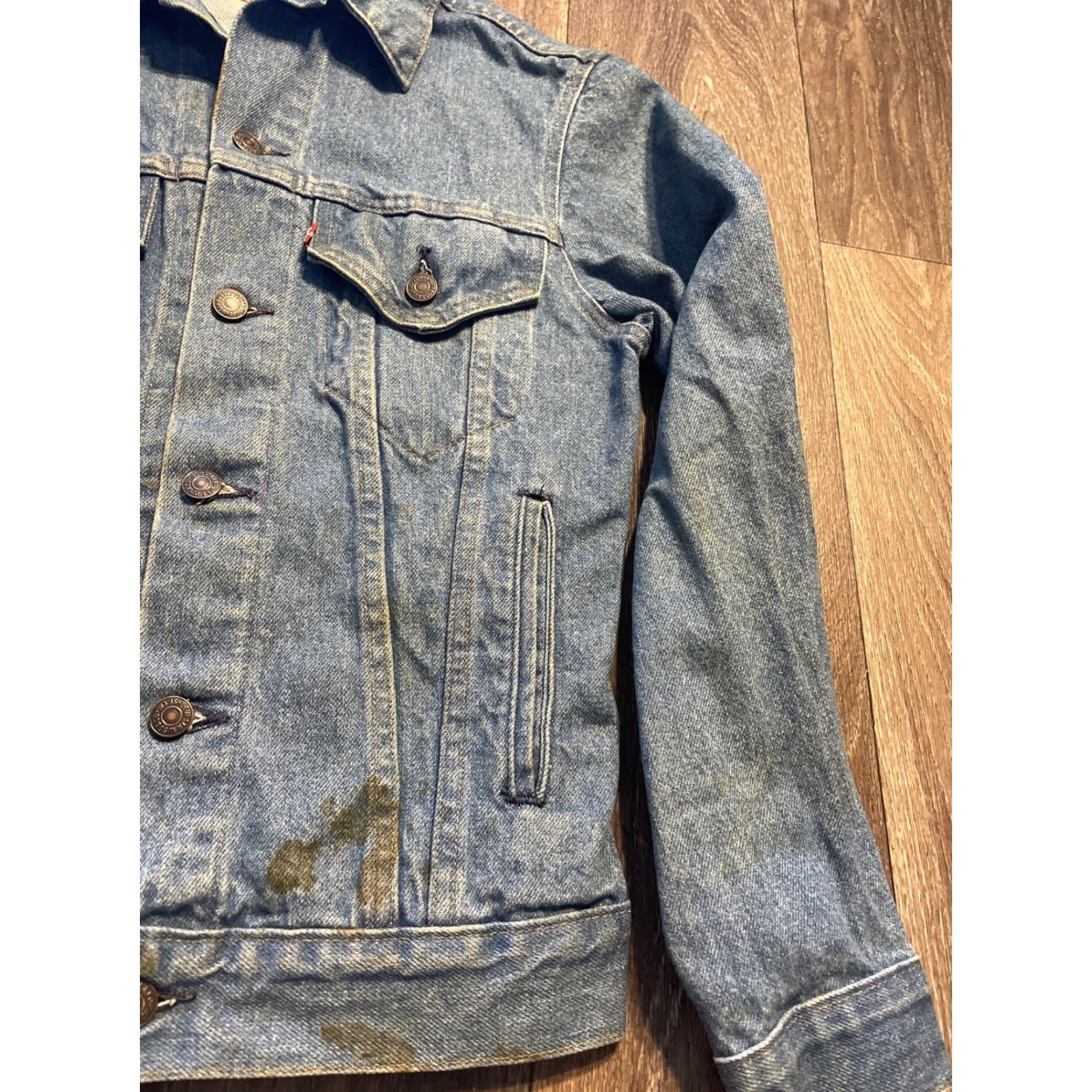 Levi's Vintage Levi's Jeans Trucker Denim Jacket Distressed Size 36r Small Size US 36 / EU 52 - 4 Thumbnail
