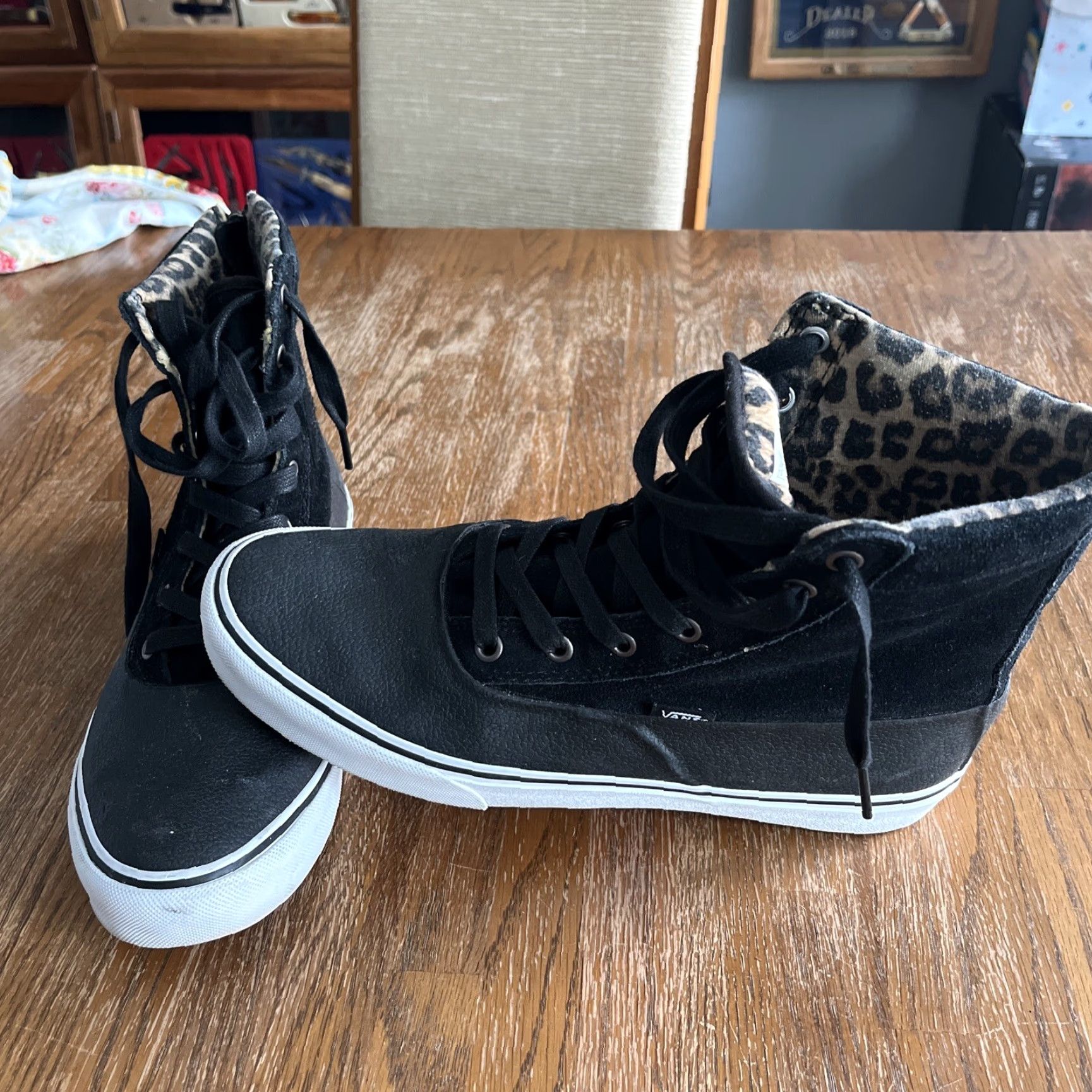 Vans VANS Sk8-Hi Hi Top Leather Cheetah Black Unisex Adults 8.5 10 Sneaker Shoes Mens Womens Size M / US 6-8 / IT 42-44 - 2 Thumbnail