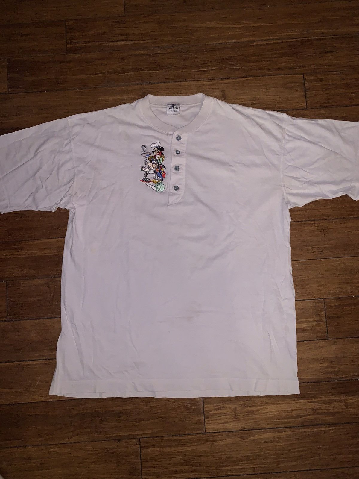Disney Vintage disney button t shirt Size US L / EU 52-54 / 3 - 1 Thumbnail