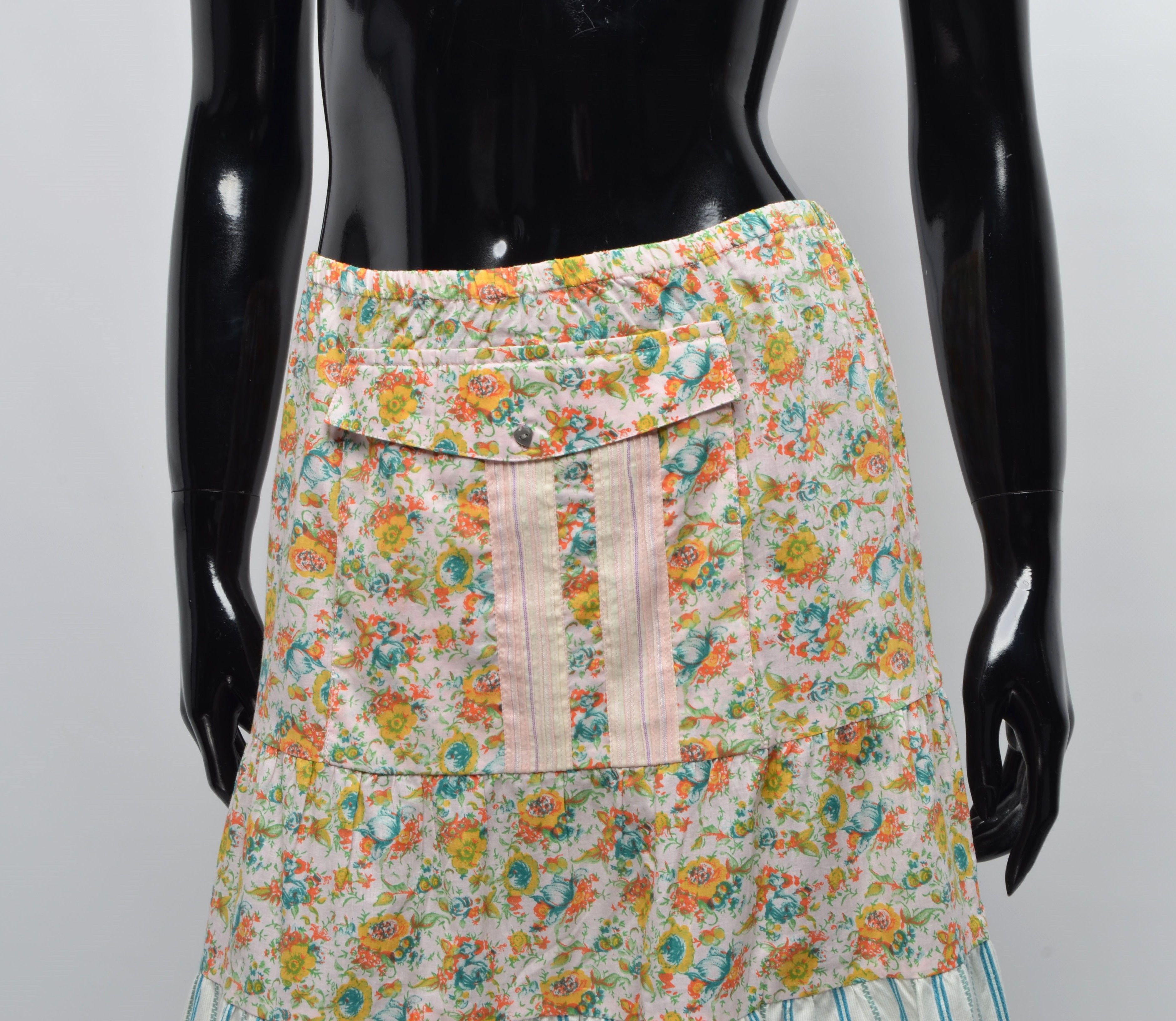Custo Barcelona Custo Barcelona Vintage Y2K Boho Floral Flared Skirt Size 26" / US 2 / IT 38 - 2 Thumbnail